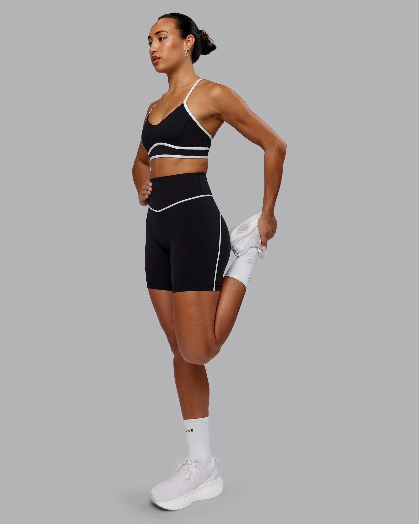 8143-contrast-sports-bra-black-white-8.webp Contrast Sports Bra - Black-White