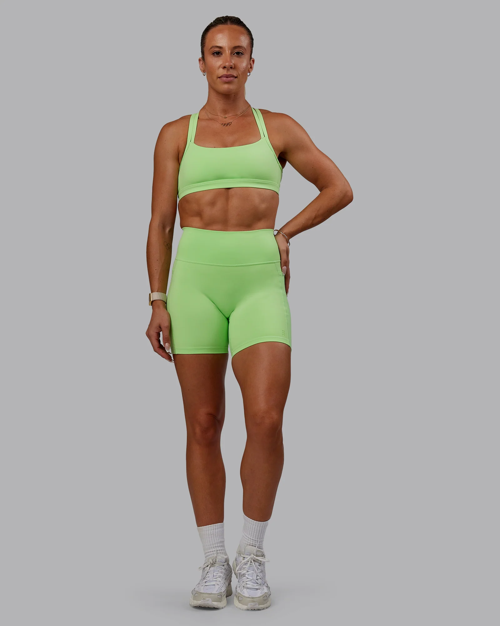 8152-bree-masters-fusion-ultra-high-rise-6-short-pockets-pastel-lime-11.webp Bree Masters Fusion Ultra High-Rise 6" Short Pockets - Pastel Lime