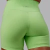 8152-bree-masters-fusion-ultra-high-rise-6-short-pockets-pastel-lime-12.webp Bree Masters Fusion Ultra High-Rise 6" Short Pockets - Pastel Lime