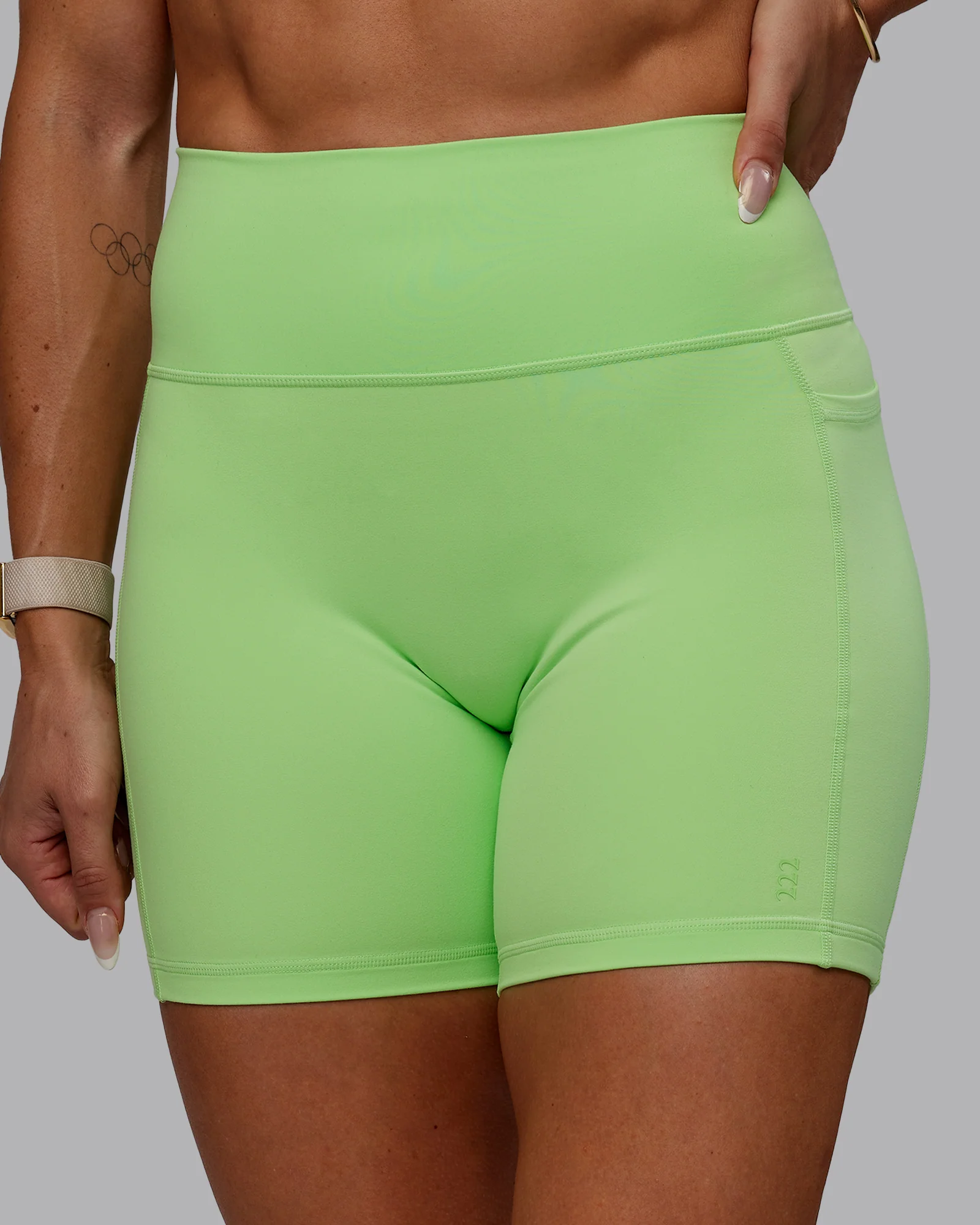 8152-bree-masters-fusion-ultra-high-rise-6-short-pockets-pastel-lime-5.webp Bree Masters Fusion Ultra High-Rise 6" Short Pockets - Pastel Lime