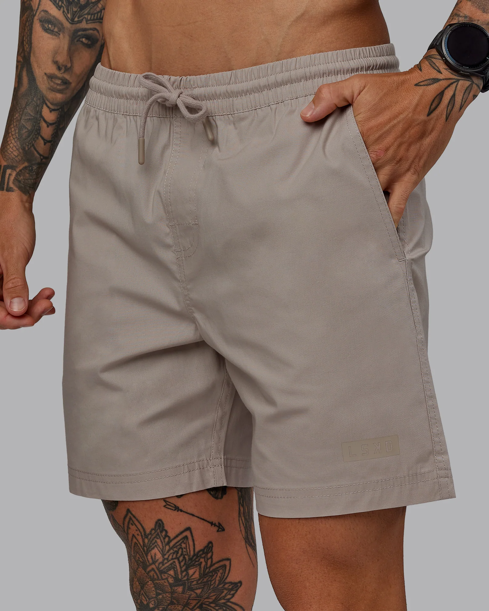 821-daily-7-short-shale-beige-3.webp Daily 7" Short - Shale Beige