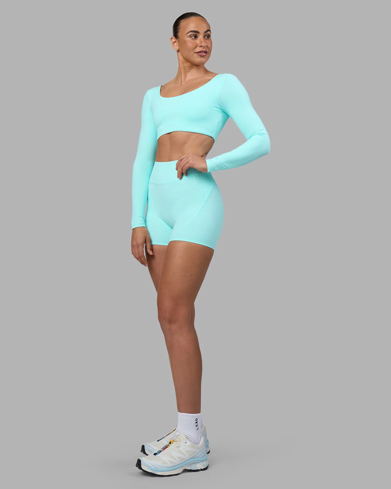 8345-aria-long-sleeve-sports-bra-island-paradise-7.webp Aria Long Sleeve Sports Bra - Island Paradise