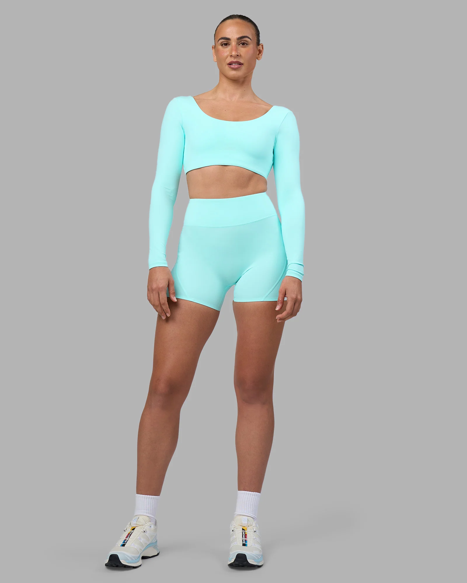 8345-aria-long-sleeve-sports-bra-island-paradise-8.webp Aria Long Sleeve Sports Bra - Island Paradise