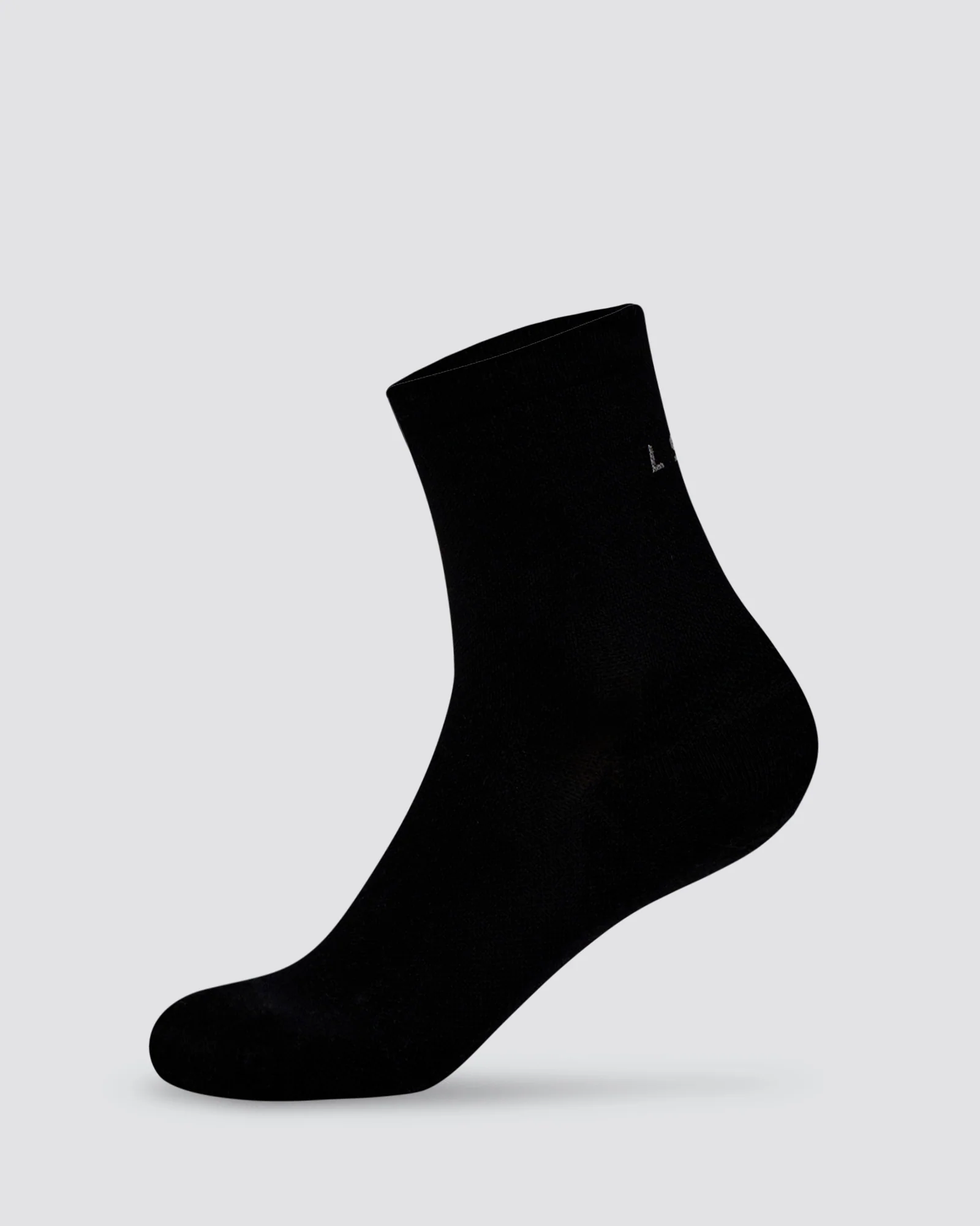 837-race-performance-quarter-socks-black-reflective-1.webp Race Performance Quarter Socks - Black-Reflective