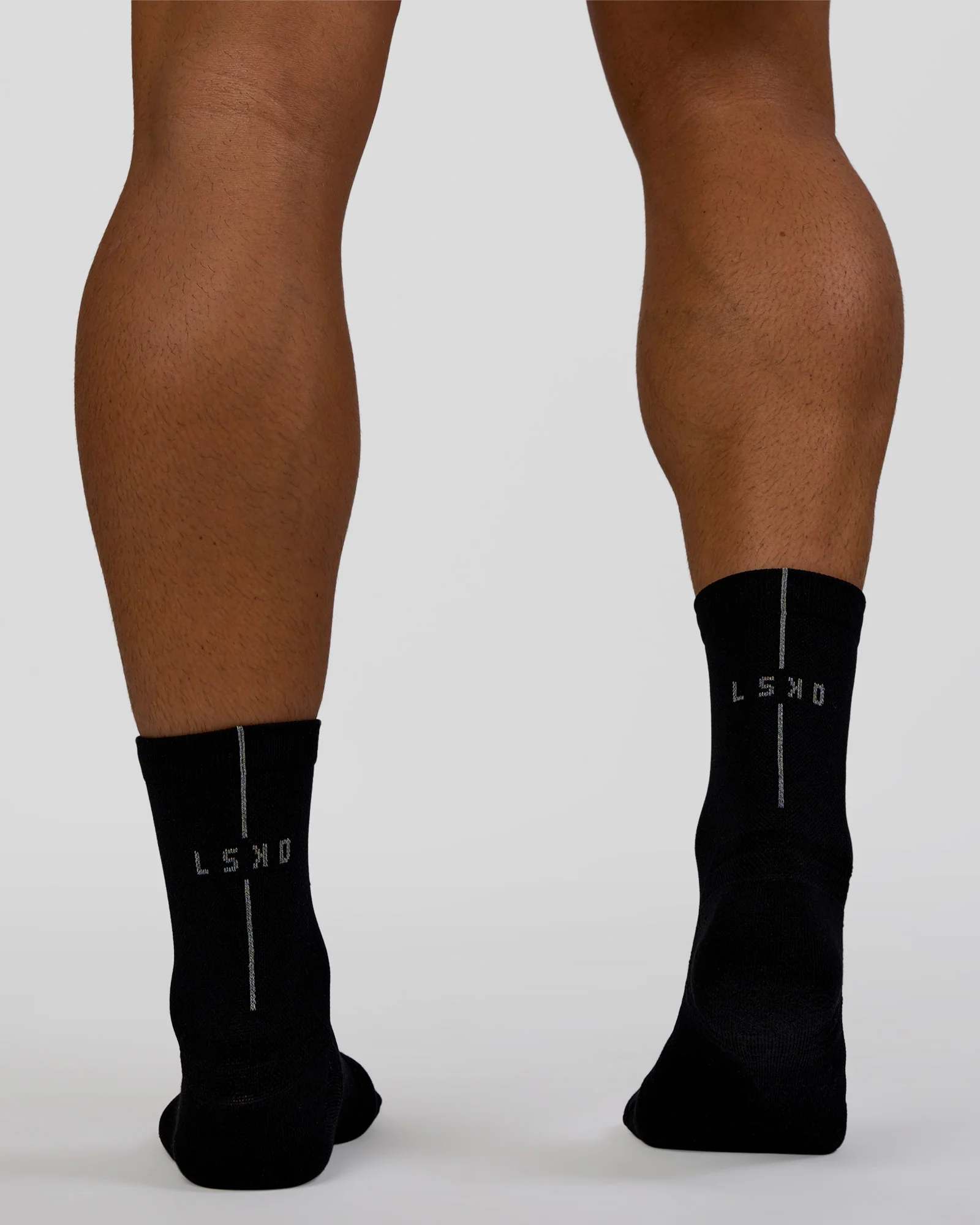 837-race-performance-quarter-socks-black-reflective-3.webp Race Performance Quarter Socks - Black-Reflective
