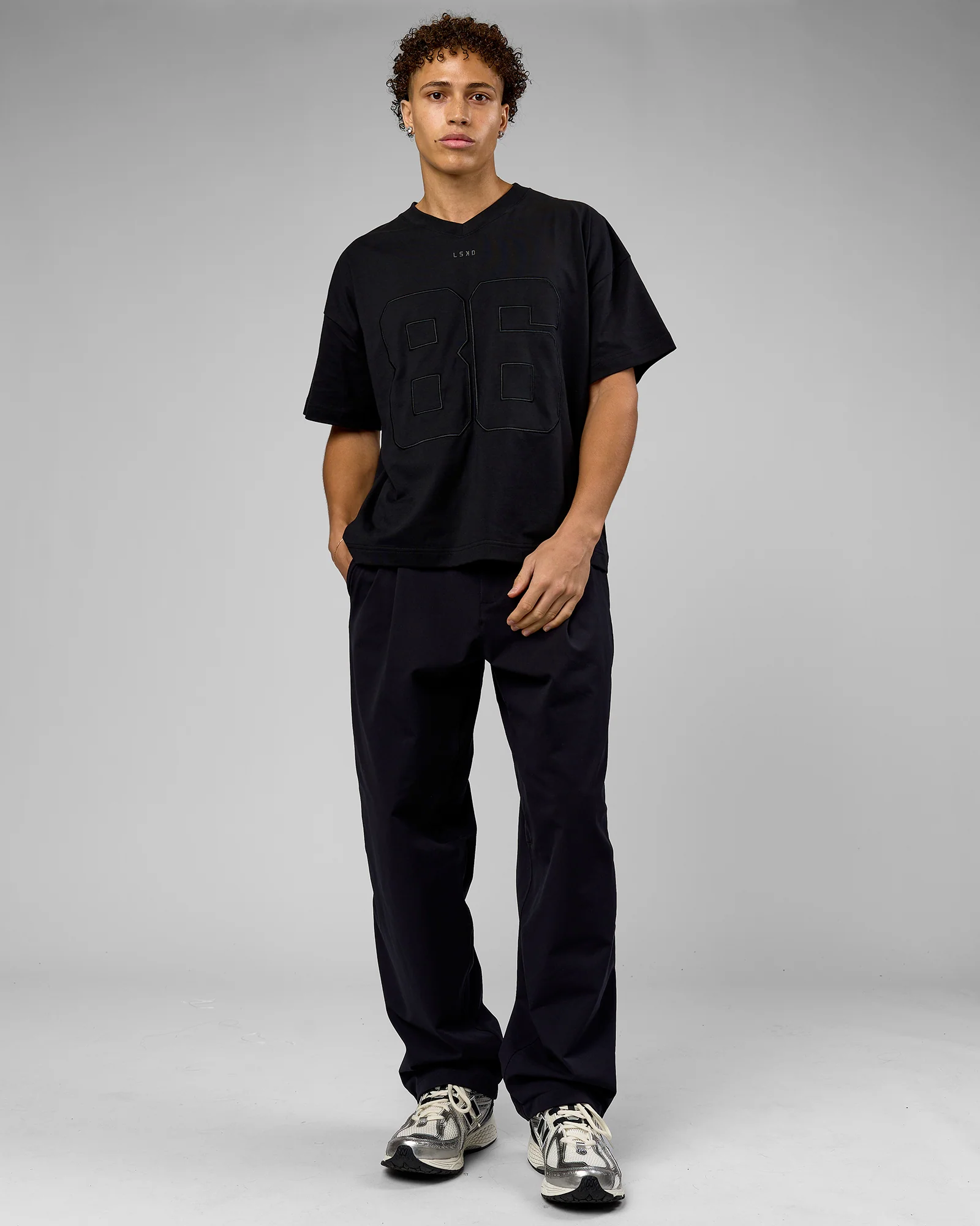 8413-86-v-neck-oversized-tee-black-black-2.webp 86 V-Neck Oversized Tee - Black-Black
