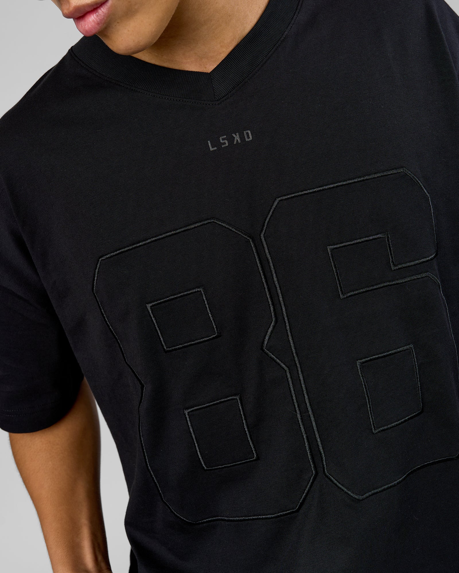 8413-86-v-neck-oversized-tee-black-black-3.jpg 86 V-Neck Oversized Tee - Black-Black