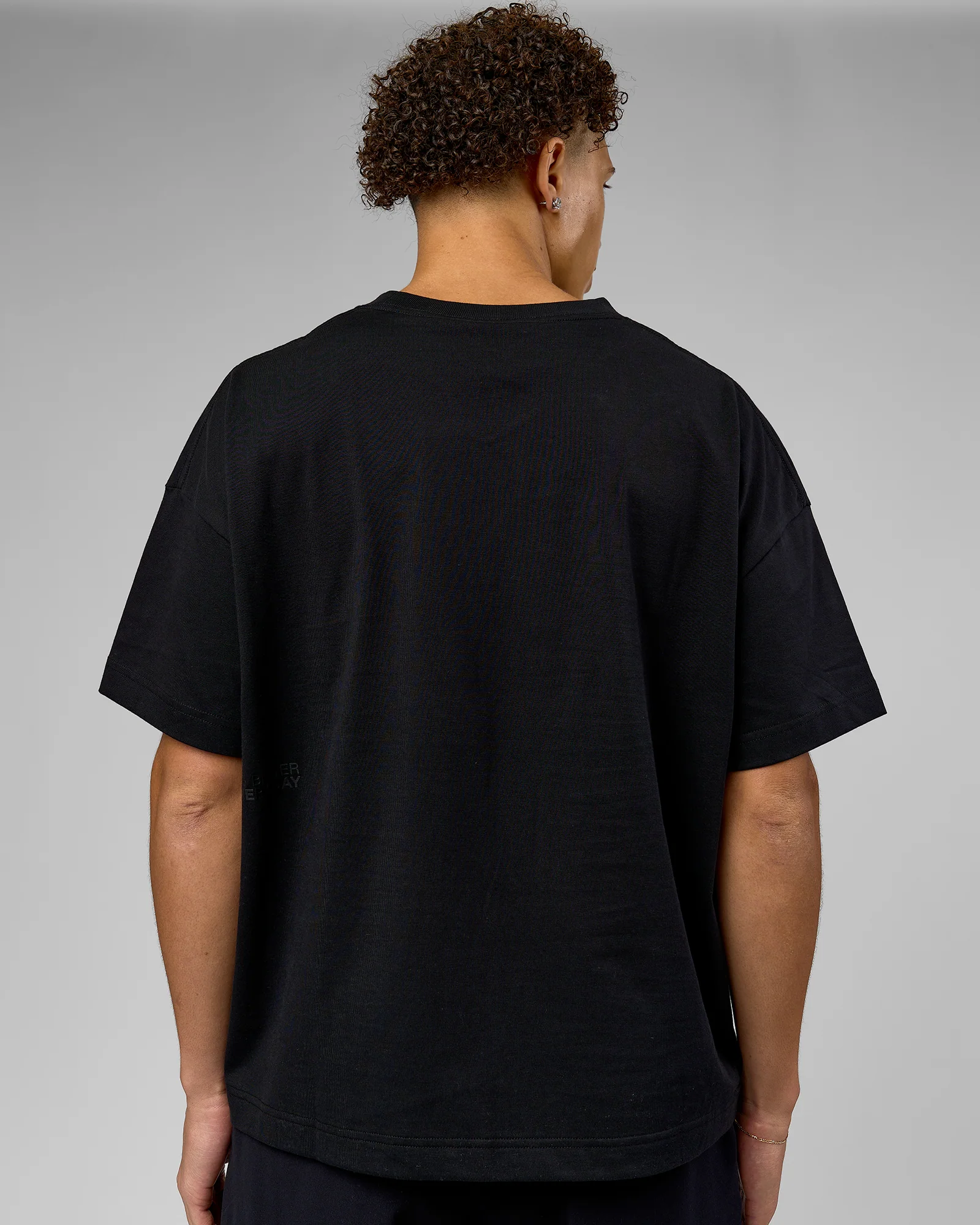 8413-86-v-neck-oversized-tee-black-black-4.webp 86 V-Neck Oversized Tee - Black-Black