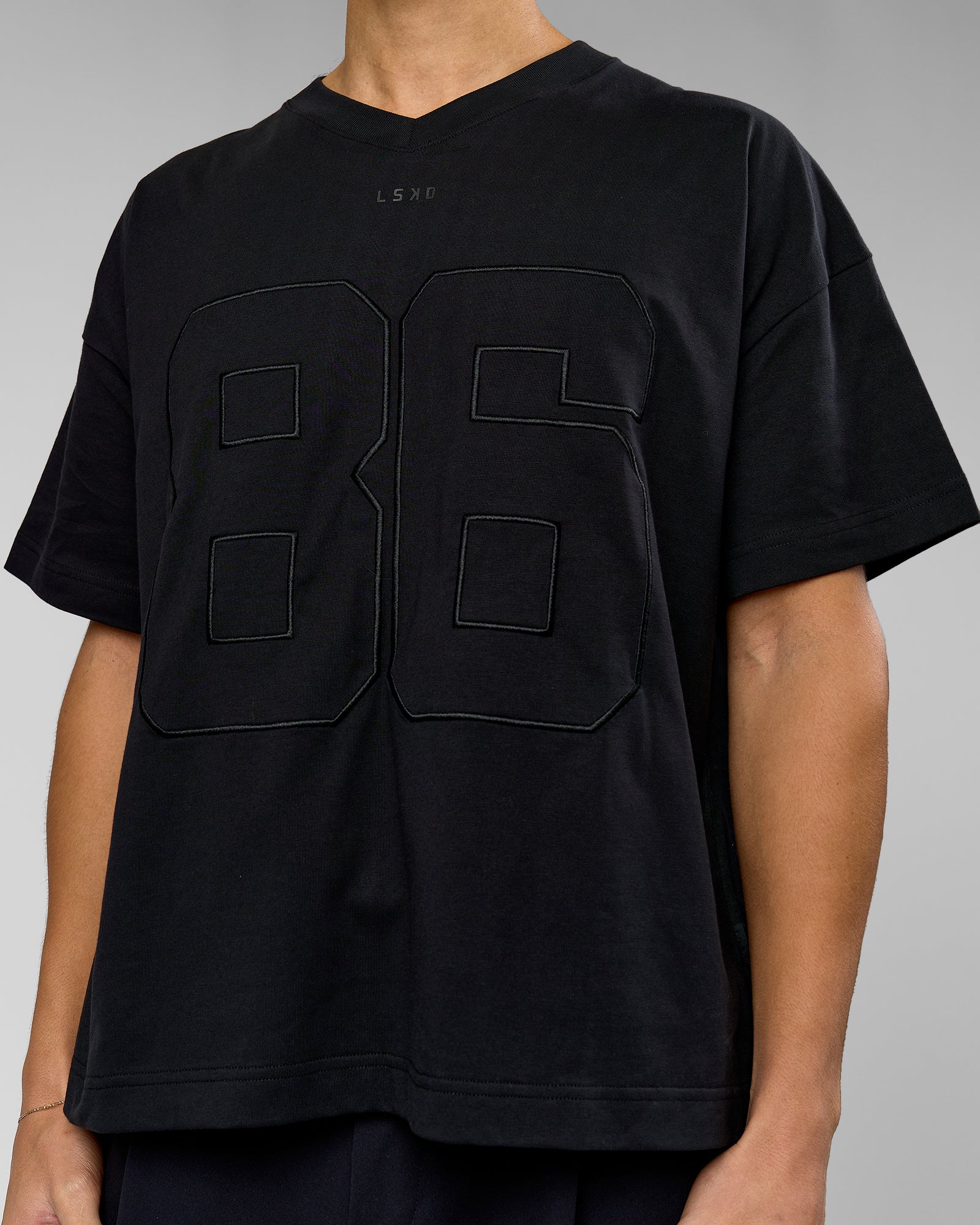 8413-86-v-neck-oversized-tee-black-black-7.jpg 86 V-Neck Oversized Tee - Black-Black