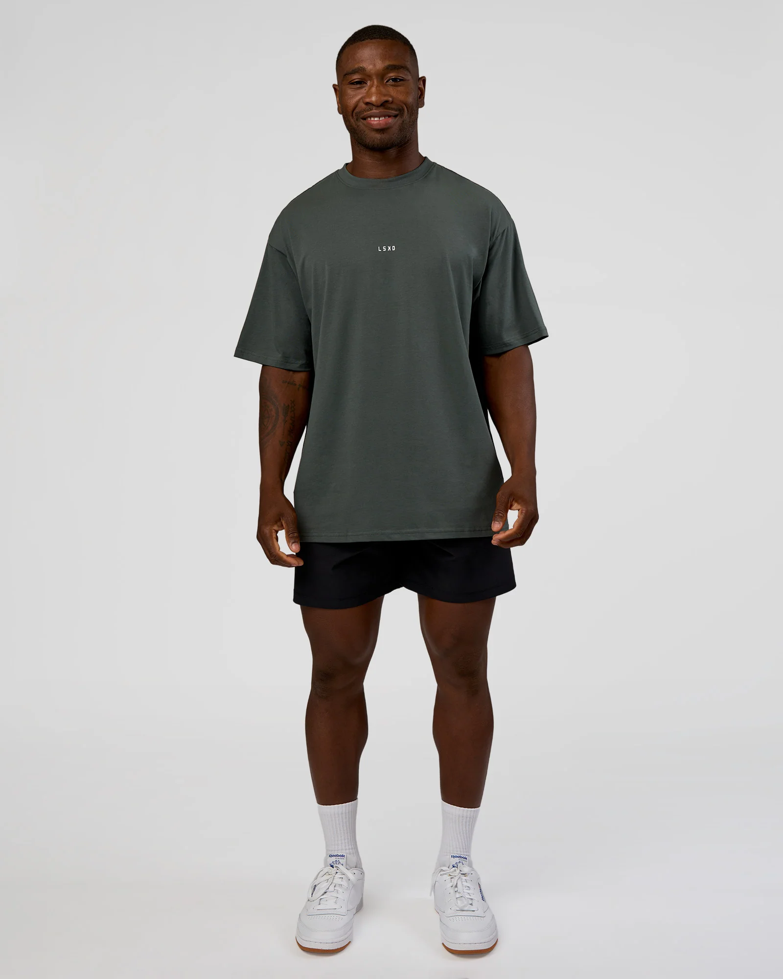 8465-abstract-haze-flxcotton-tee-carbon-green-cantaloupe-10.webp Abstract Haze FLXCotton Tee - Carbon Green-Cantaloupe