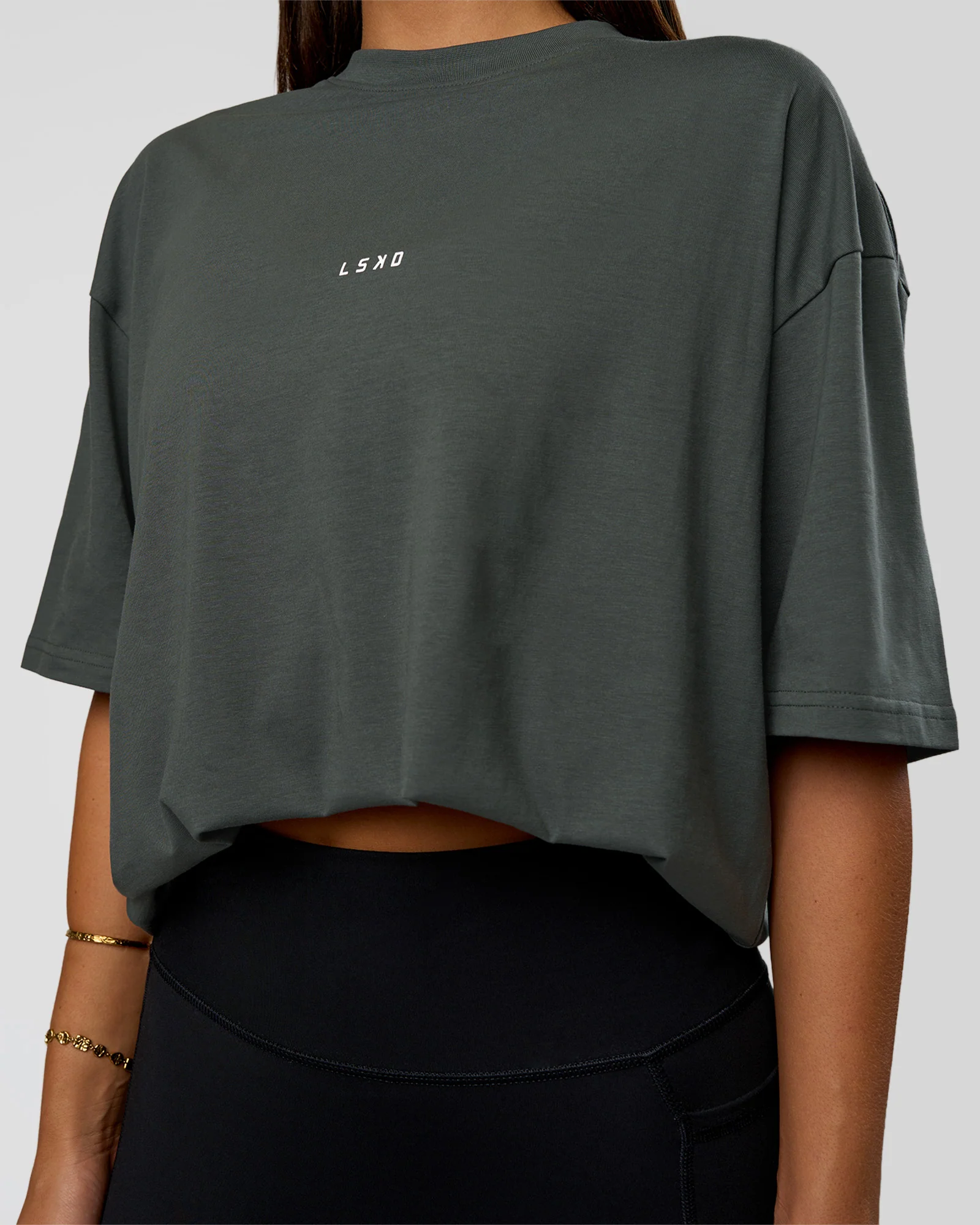 8465-abstract-haze-flxcotton-tee-carbon-green-cantaloupe-9.webp Abstract Haze FLXCotton Tee - Carbon Green-Cantaloupe