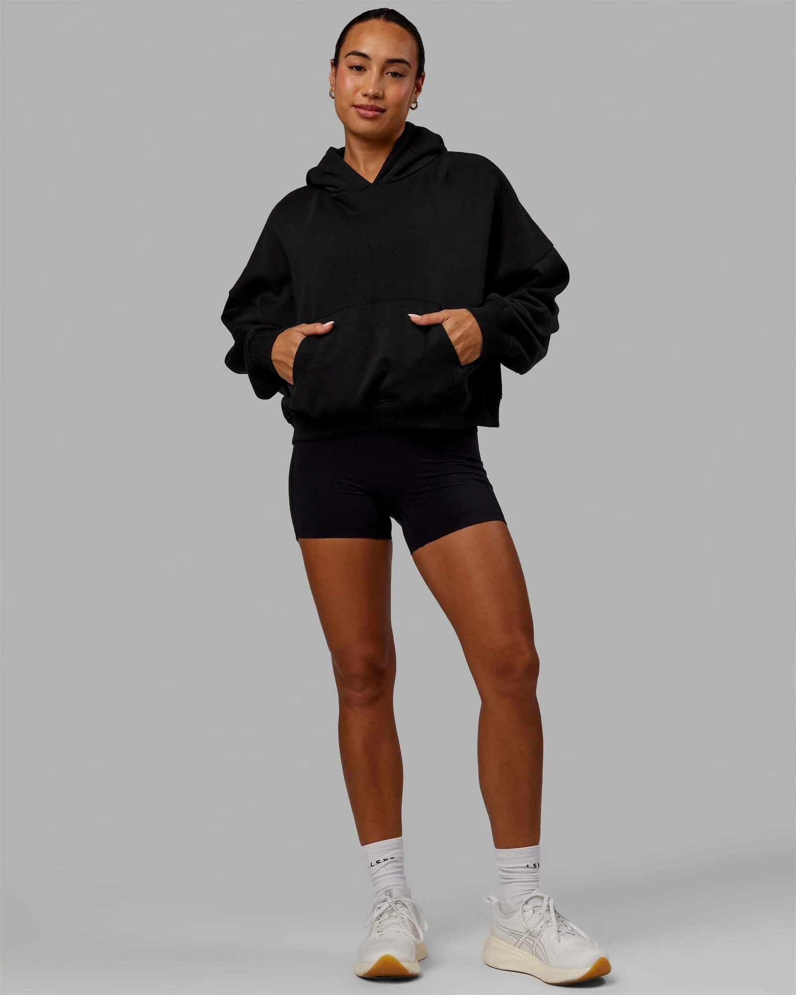 8483-love-the-run-hoodie-black-4.webp Love The Run Hoodie - Black
