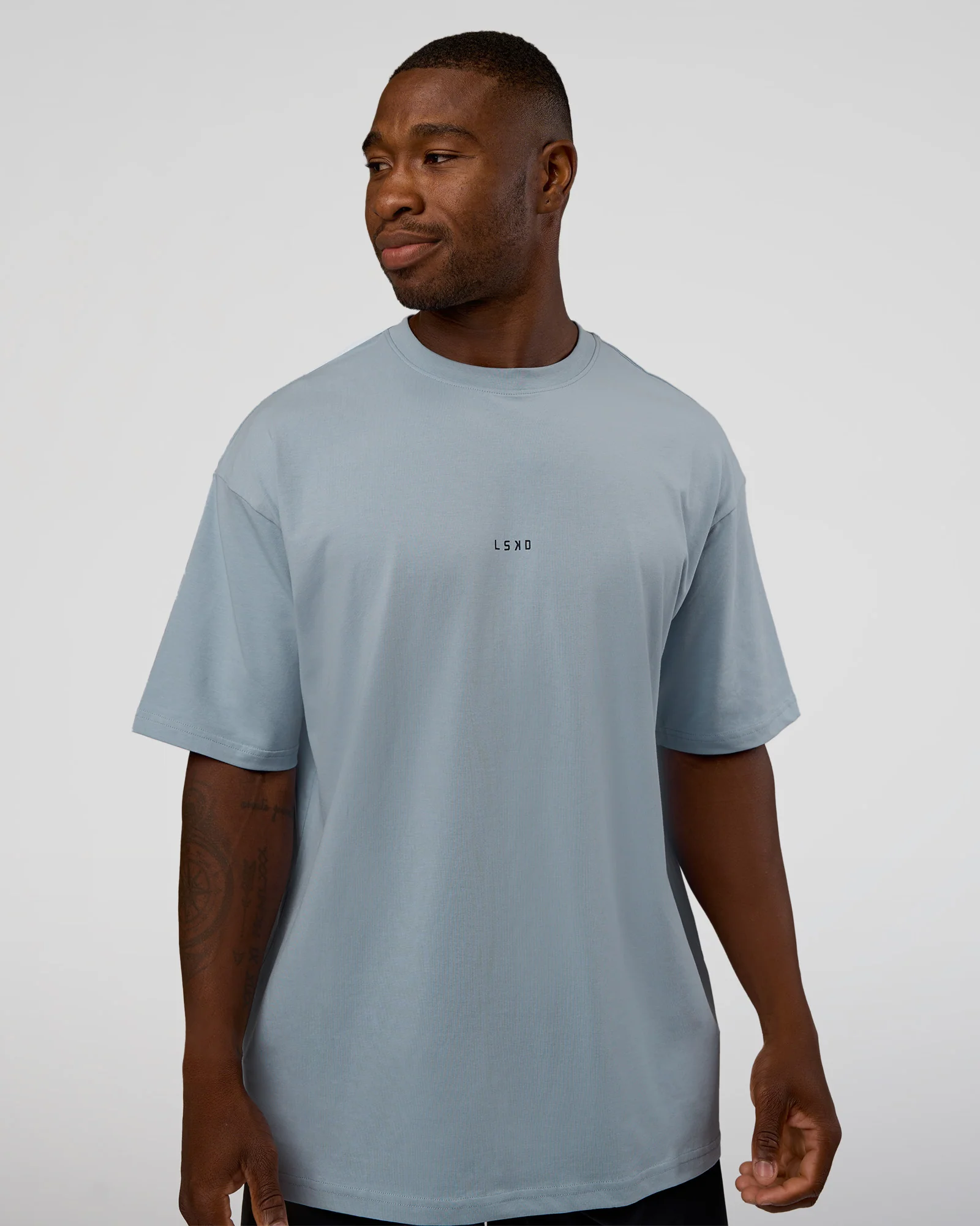 8500-abstract-haze-flxcotton-tee-dusty-blue-black-2.webp Abstract Haze FLXCotton Tee - Dusty Blue-Black