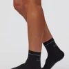 8572-1-better-performance-quarter-socks-black-reflective-2.webp 1% Better Performance Quarter Socks - Black-Reflective