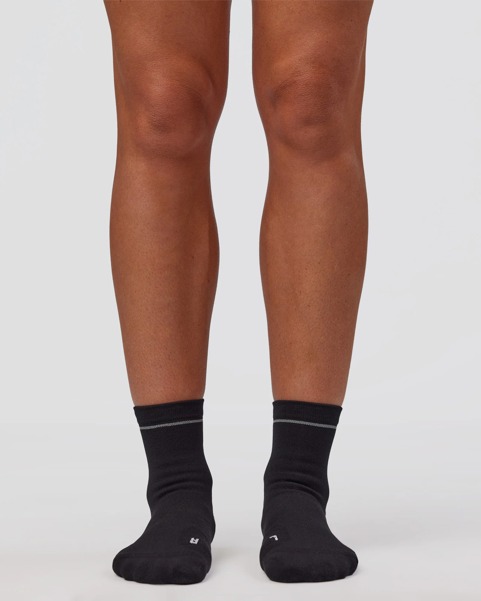 8572-1-better-performance-quarter-socks-black-reflective-4.webp 1% Better Performance Quarter Socks - Black-Reflective