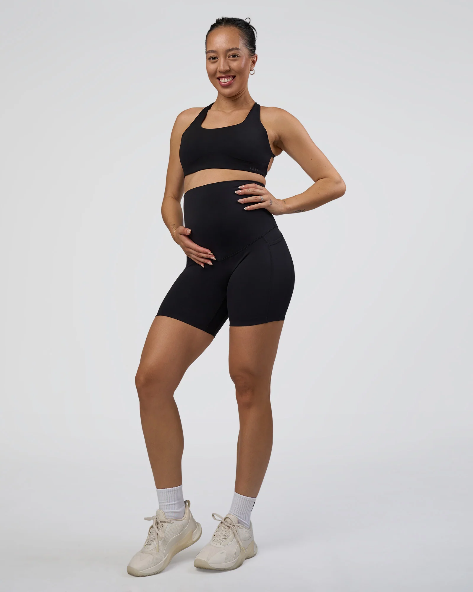 860-elixir-ultra-high-rise-maternity-6-short-pockets-black-1.webp Elixir Ultra High-Rise Maternity 6" Short Pockets - Black
