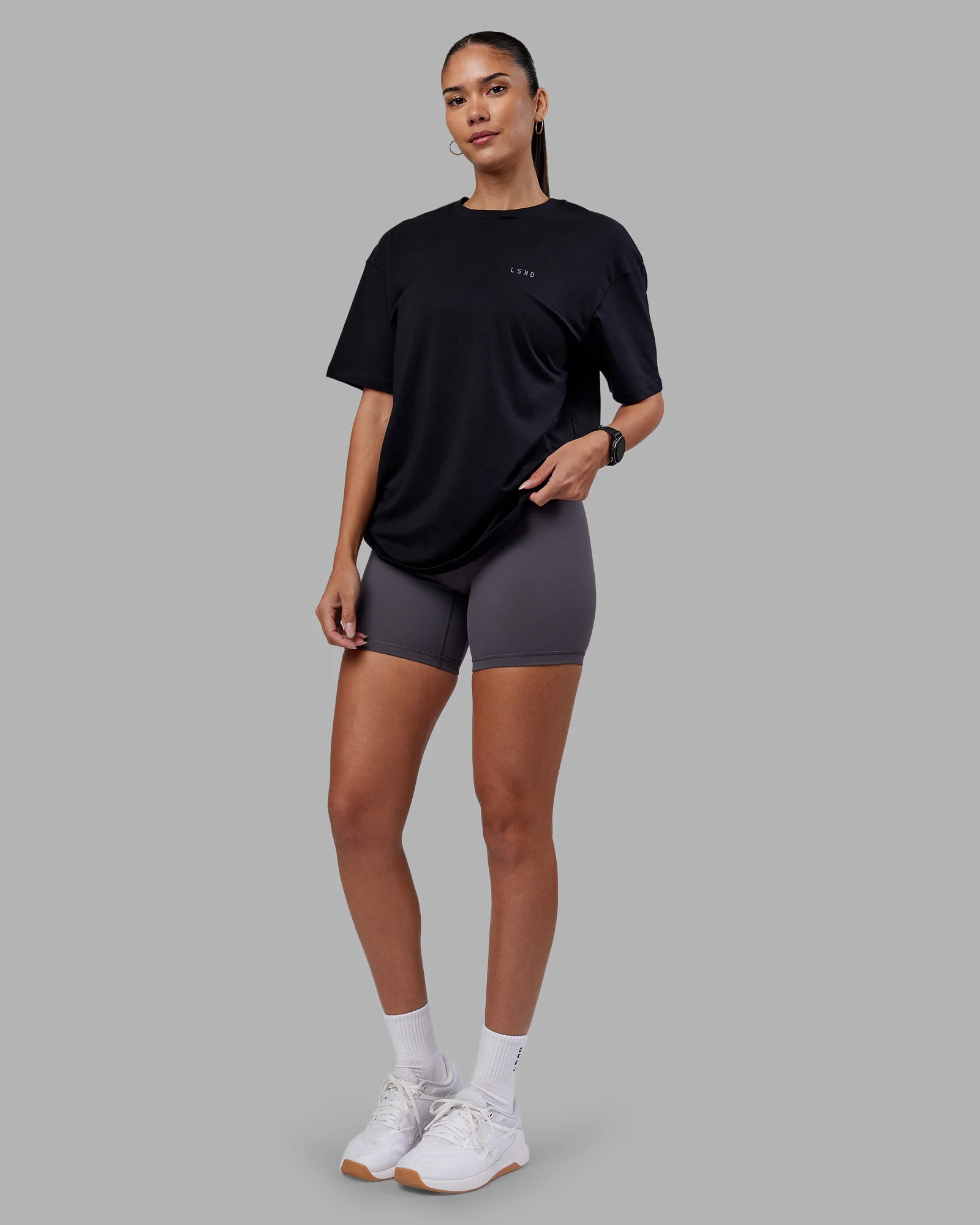 8633-1-better-value-series-flxcotton-tee-oversize-black-black-6.webp 1% Better Value Series FLXCotton Tee Oversize - Black-Black