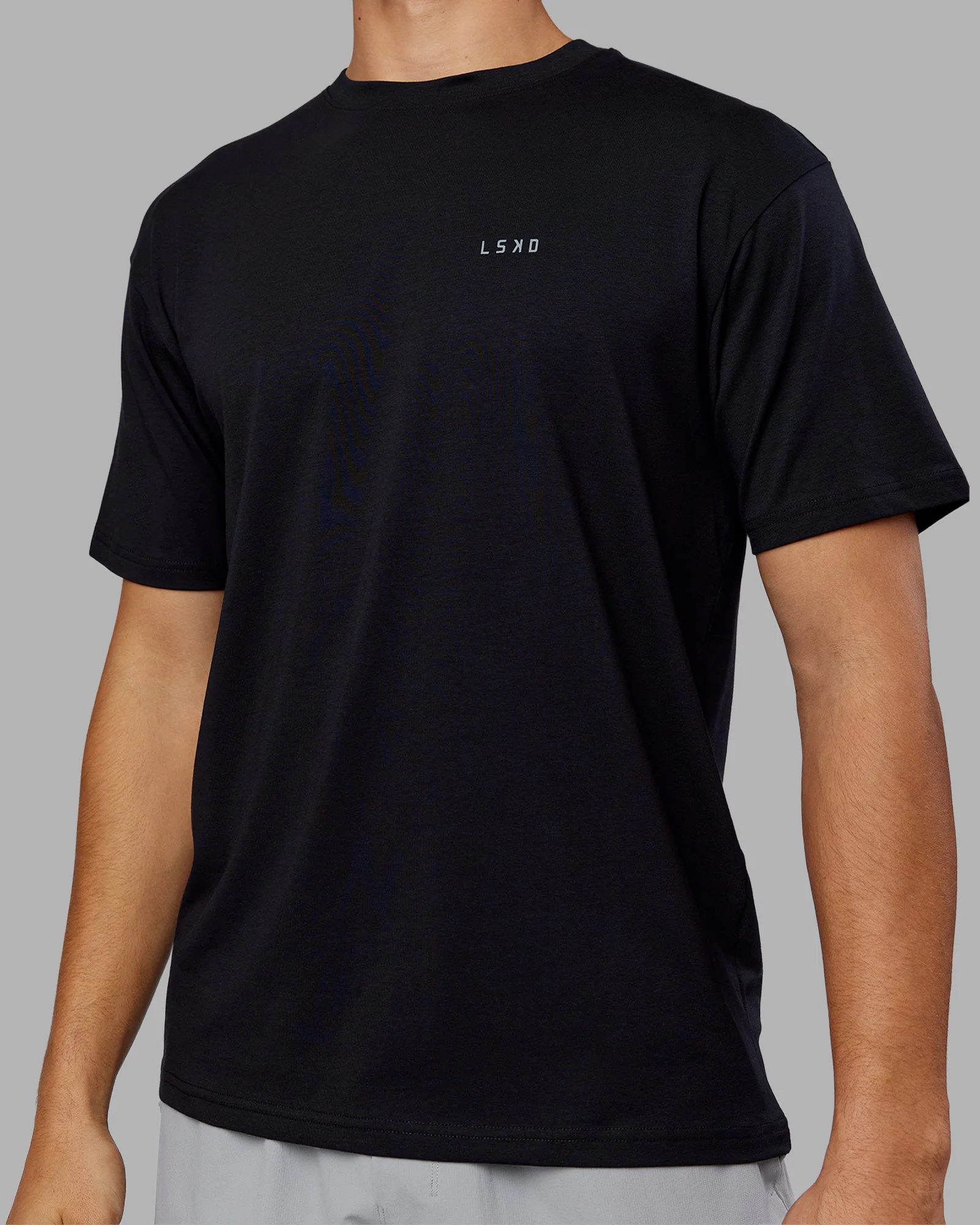 8633-1-better-value-series-flxcotton-tee-oversize-black-black-7.webp 1% Better Value Series FLXCotton Tee Oversize - Black-Black