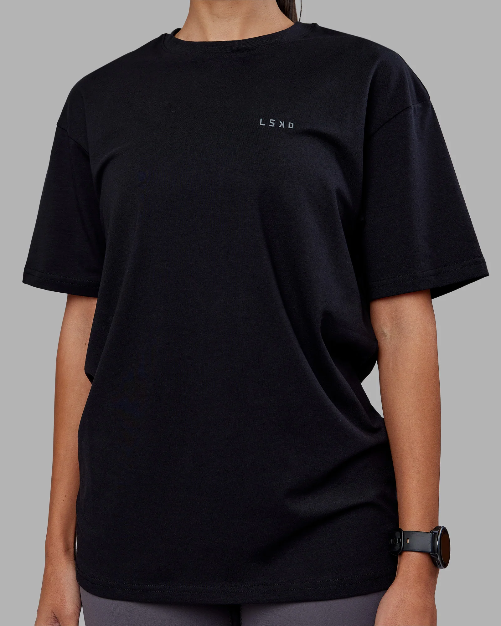 8633-1-better-value-series-flxcotton-tee-oversize-black-black-8.webp 1% Better Value Series FLXCotton Tee Oversize - Black-Black
