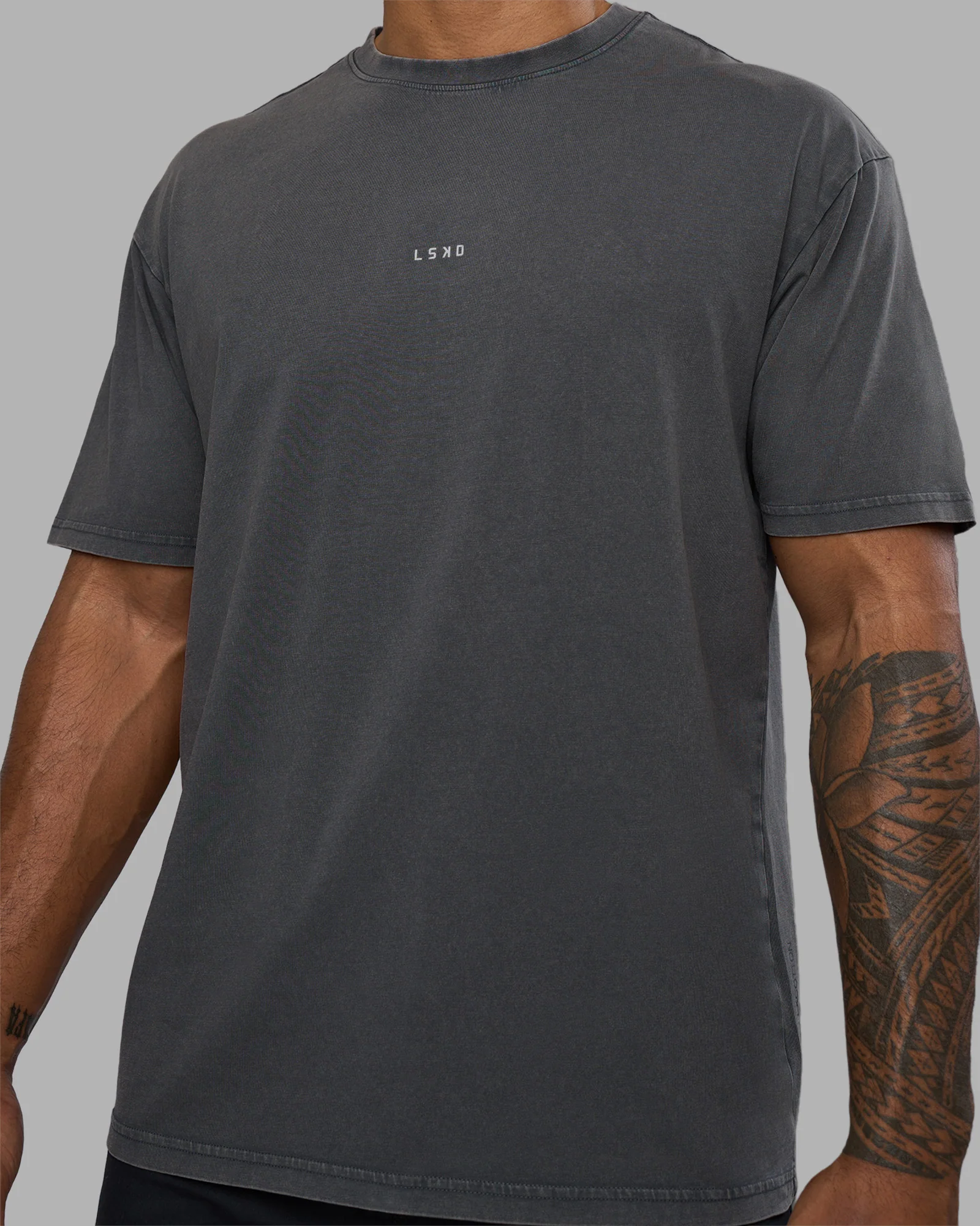 8701-base-flxcotton-tee-oversized-dark-storm-washed-6.webp Base FLXCotton Tee Oversized - Dark Storm Washed