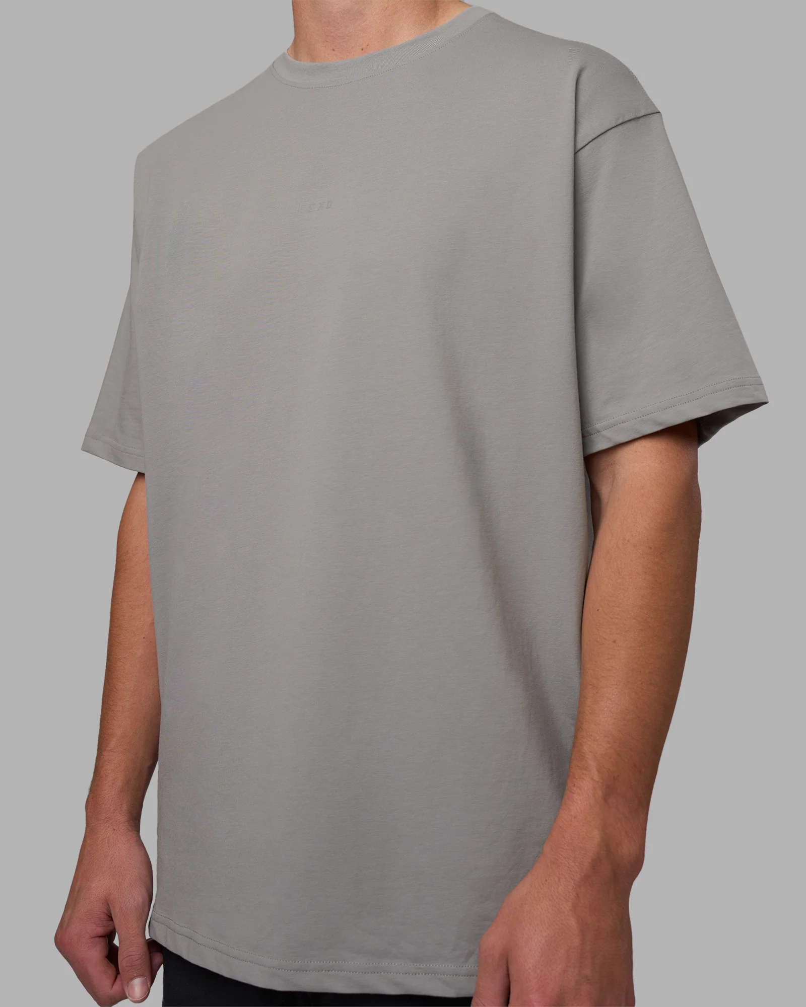8758-base-flxcotton-tee-oversized-circular-grey-1.webp Base FLXCotton Tee Oversized - Circular Grey