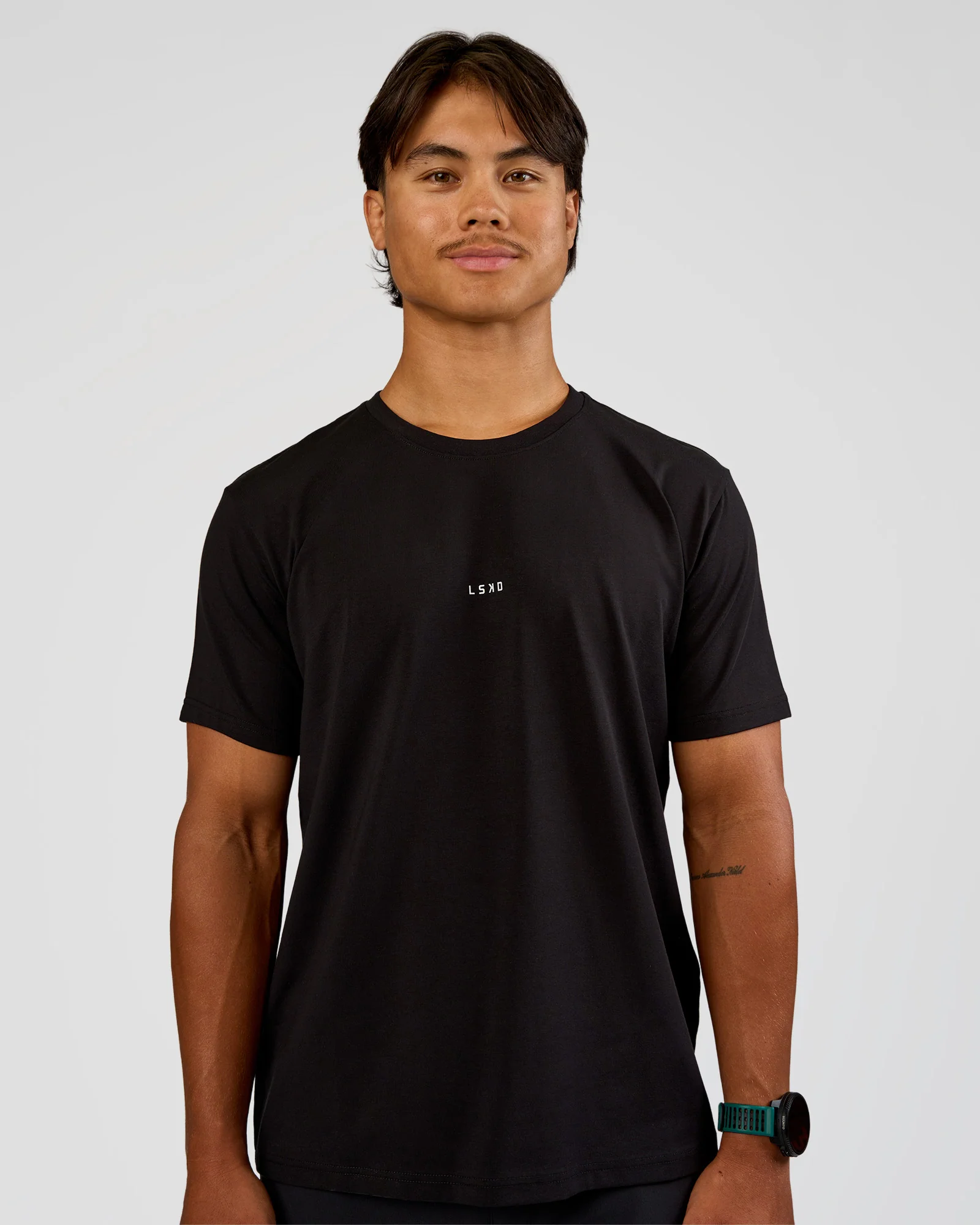 8775-base-flxcotton-tee-regular-fit-8cm-black-1.webp Base FLXCotton Tee Regular Fit -8cm - Black