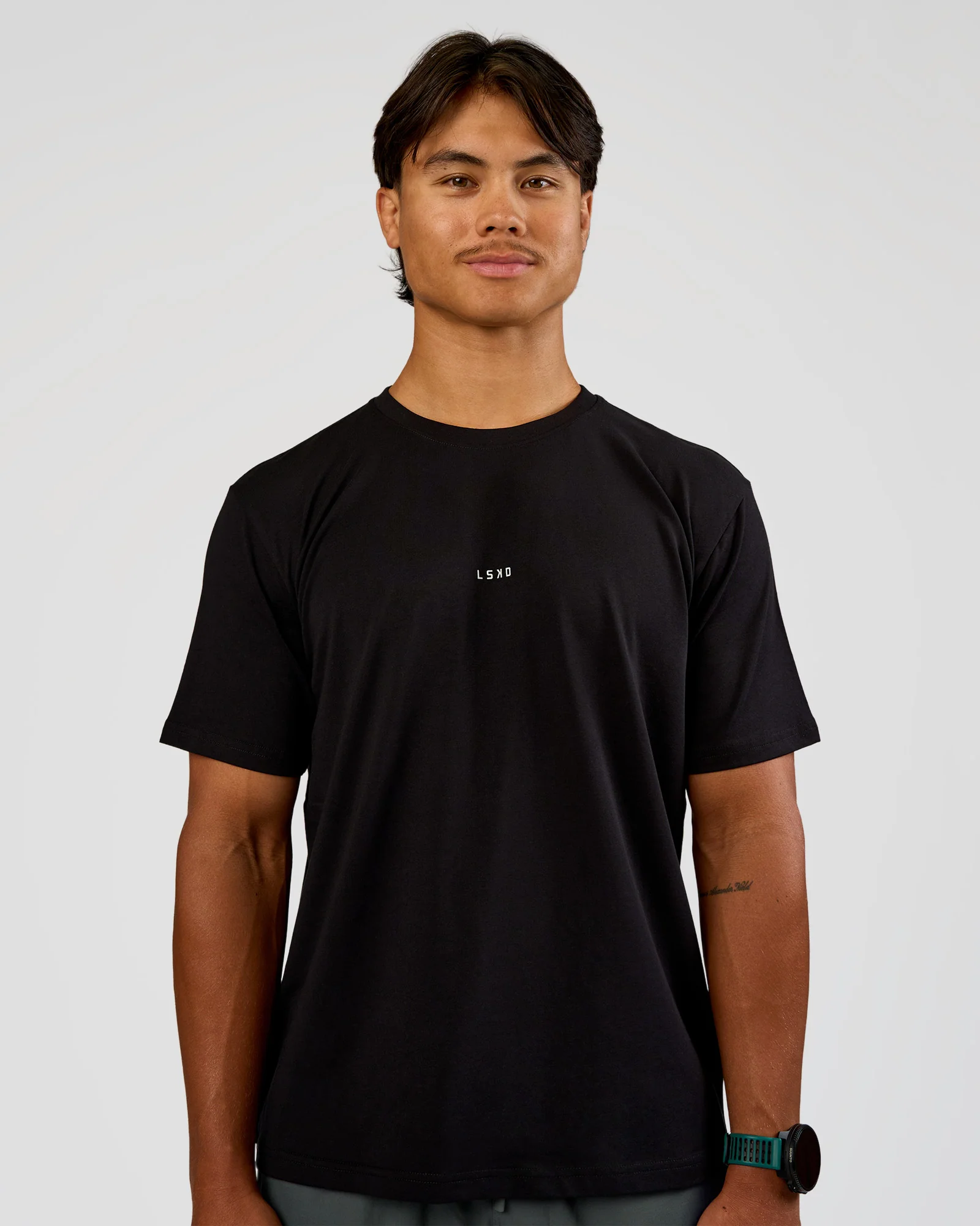 8826-black-m-black-m-variation-1.webp Base Heavyweight FLXCotton Tee Regular Fit -8cm - Black