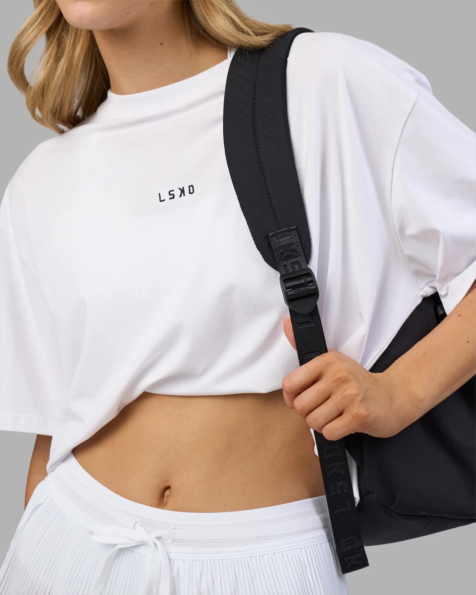 8831-go-to-flxcotton-oversized-tee-white-black-5.webp Go-To FLXCotton Oversized Tee - White-Black