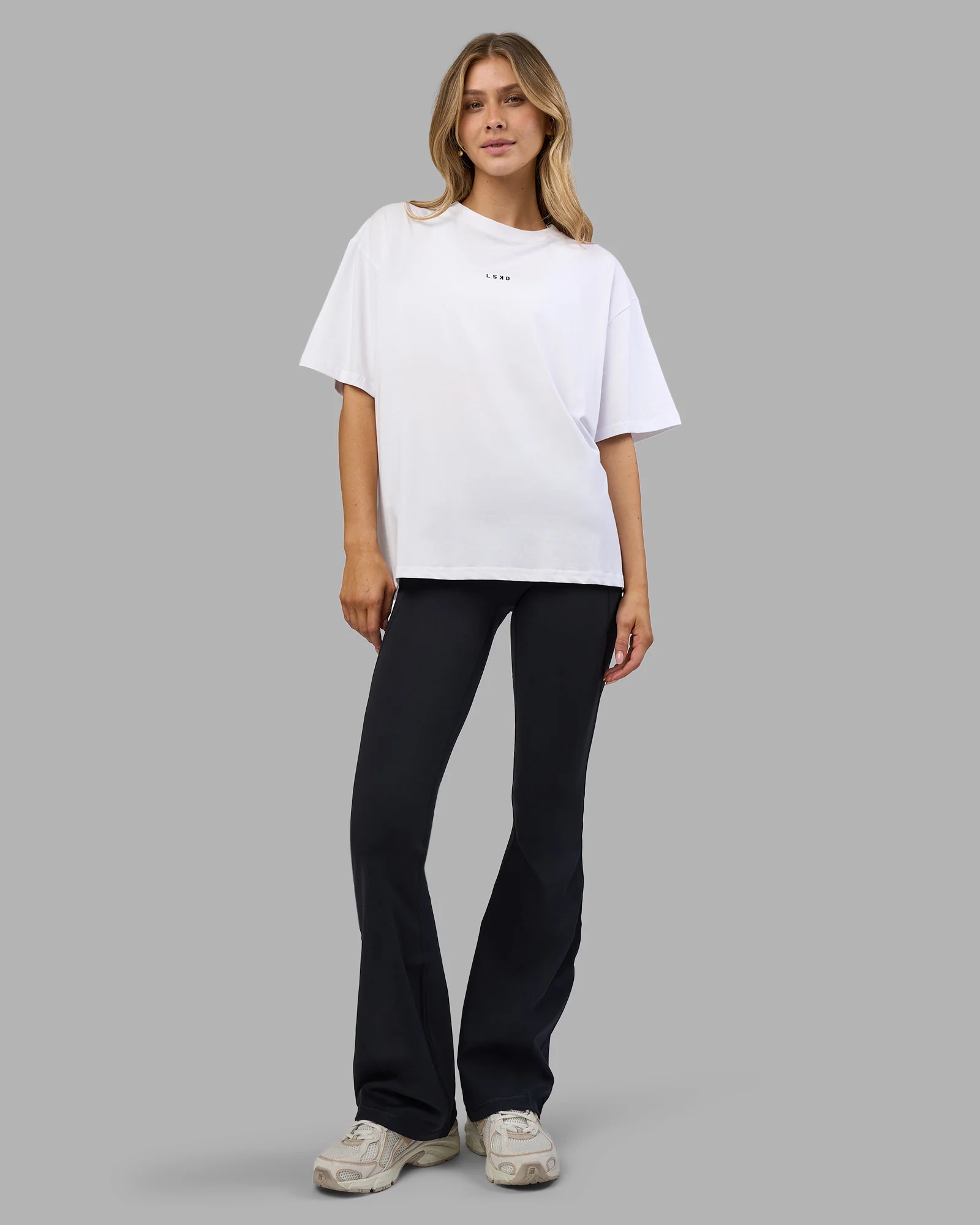 8831-go-to-flxcotton-oversized-tee-white-black-6.webp Go-To FLXCotton Oversized Tee - White-Black