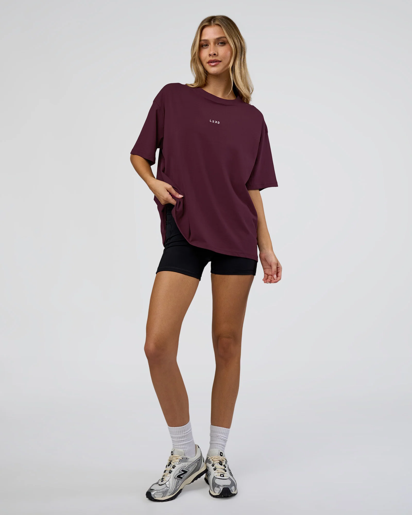 8849-go-to-flxcotton-oversized-tee-cherry-lacquer-white-2.webp Go-To FLXCotton Oversized Tee - Cherry Lacquer-White