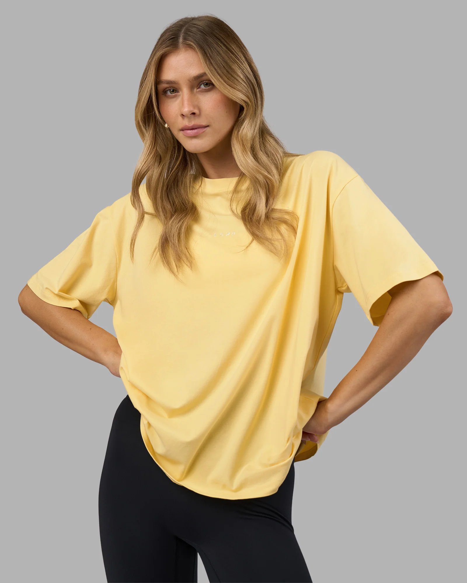 8885-go-to-flxcotton-oversized-tee-lemon-white-1.webp Go-To FLXCotton Oversized Tee - Lemon-White