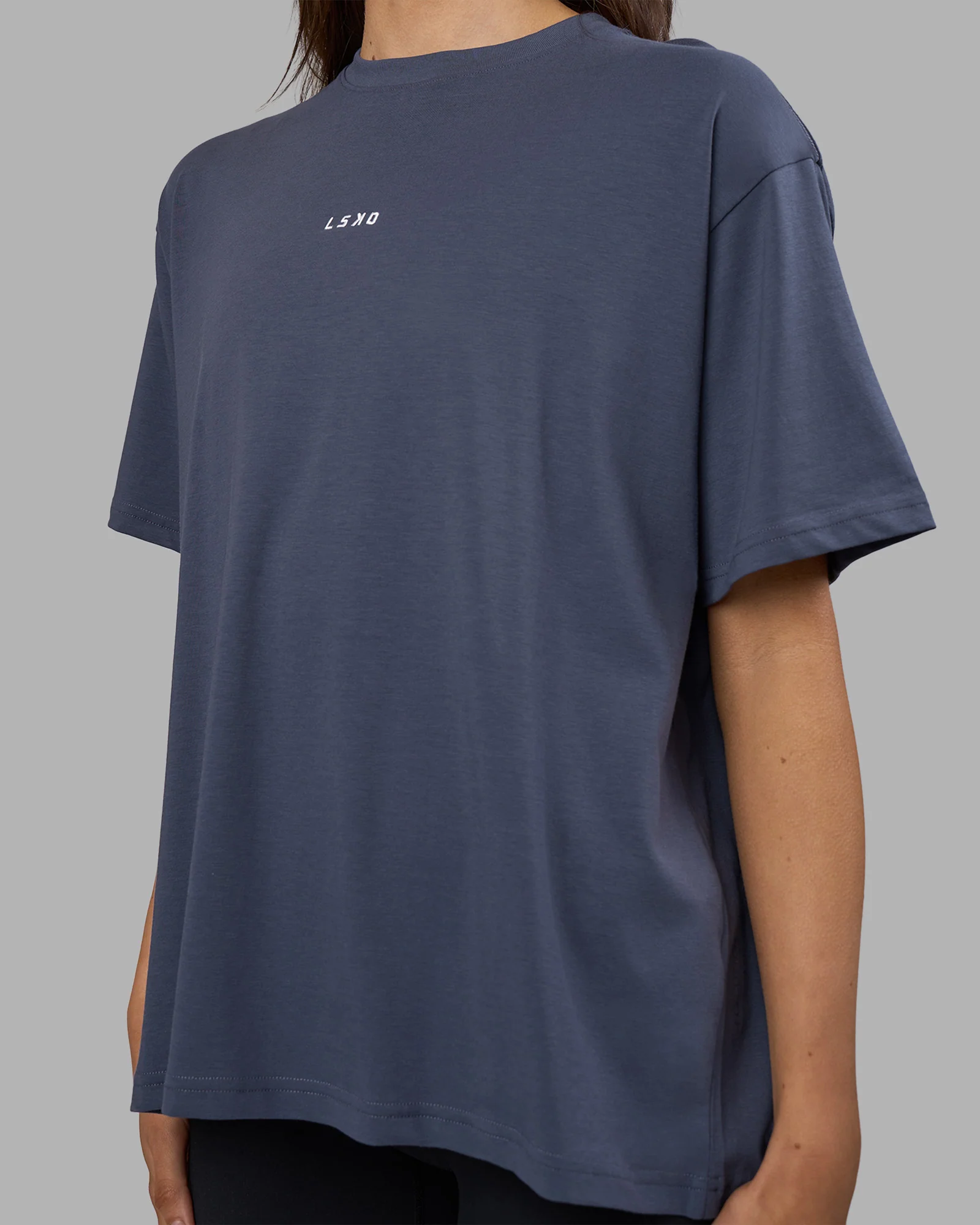8894-go-to-flxcotton-oversized-tee-night-shadow-white-3.webp Go-To FLXCotton Oversized Tee - Night Shadow-White