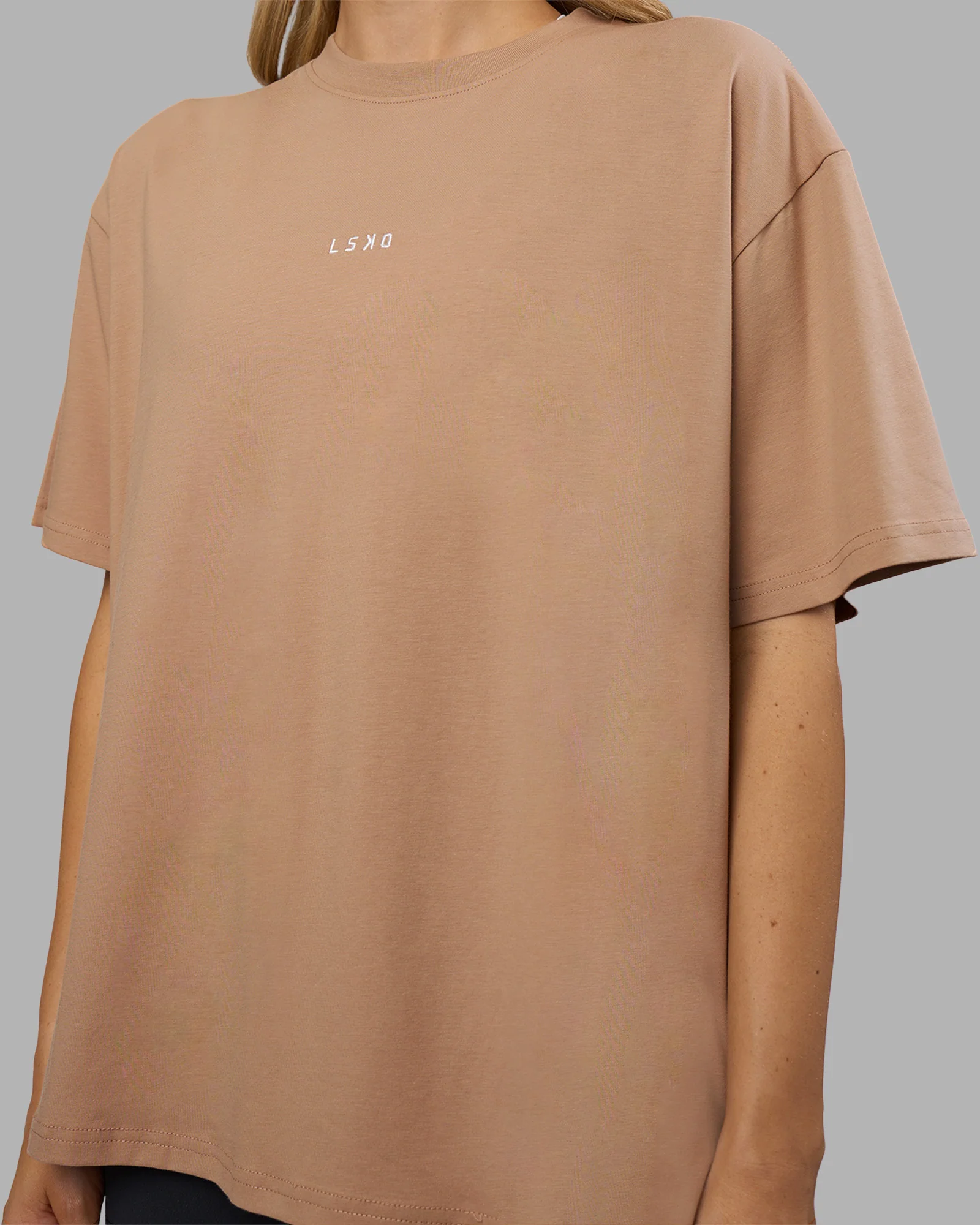 8921-go-to-flxcotton-oversized-tee-warm-smoke-white-4.webp Go-To FLXCotton Oversized Tee - Warm Smoke-White