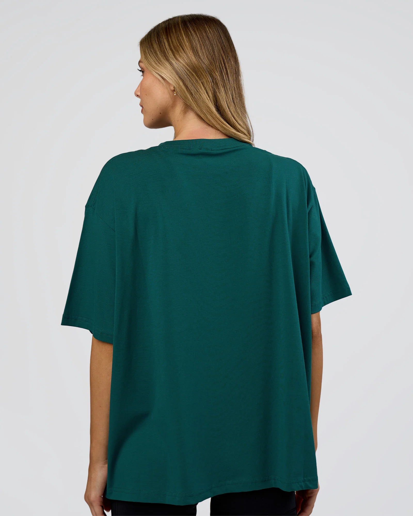 8930-go-to-flxcotton-oversized-tee-transformative-teal-white-3.webp Go-To FLXCotton Oversized Tee - Transformative Teal-White