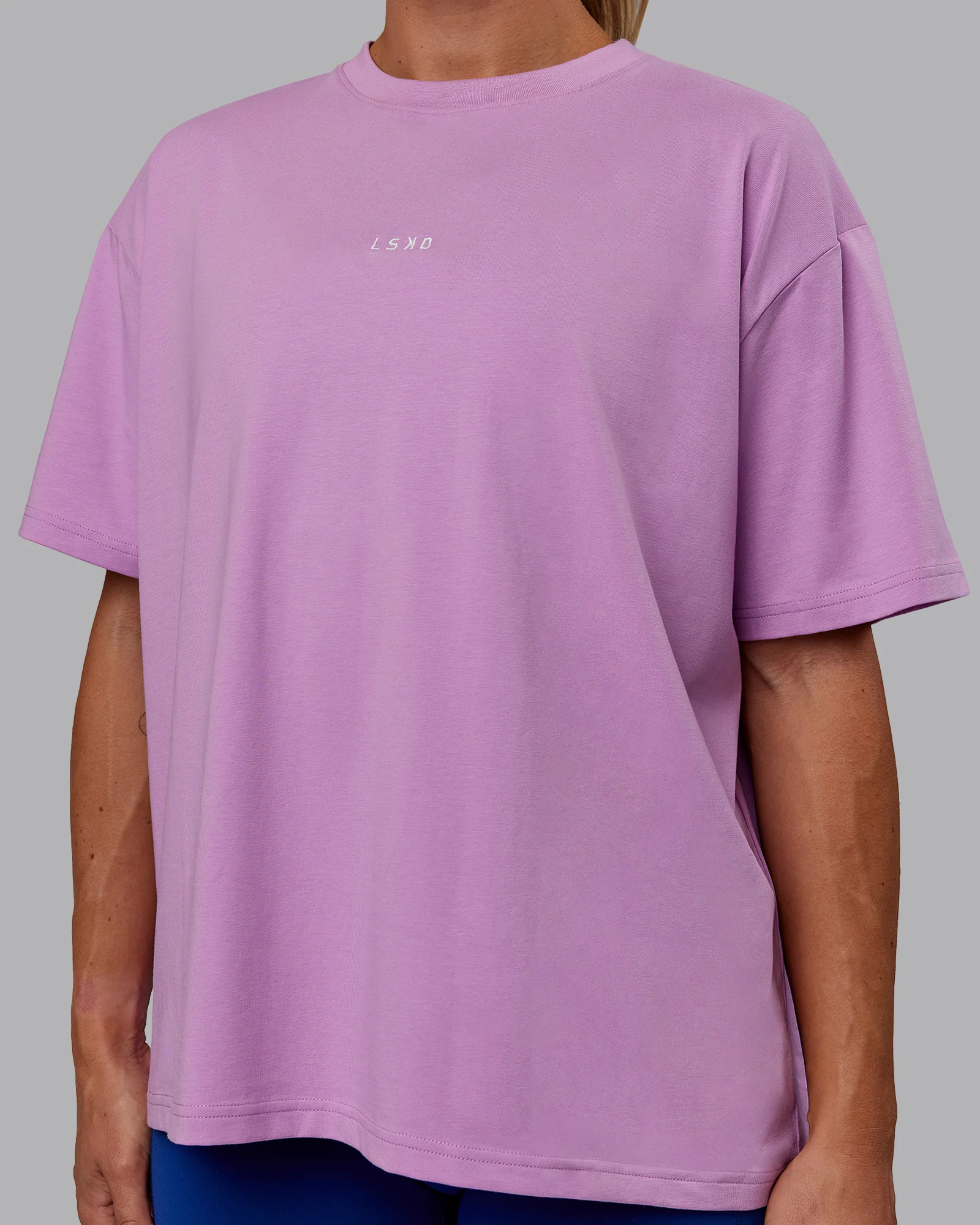 8948-go-to-flxcotton-oversized-tee-light-violet-white-5.webp Go-To FLXCotton Oversized Tee - Light Violet-White