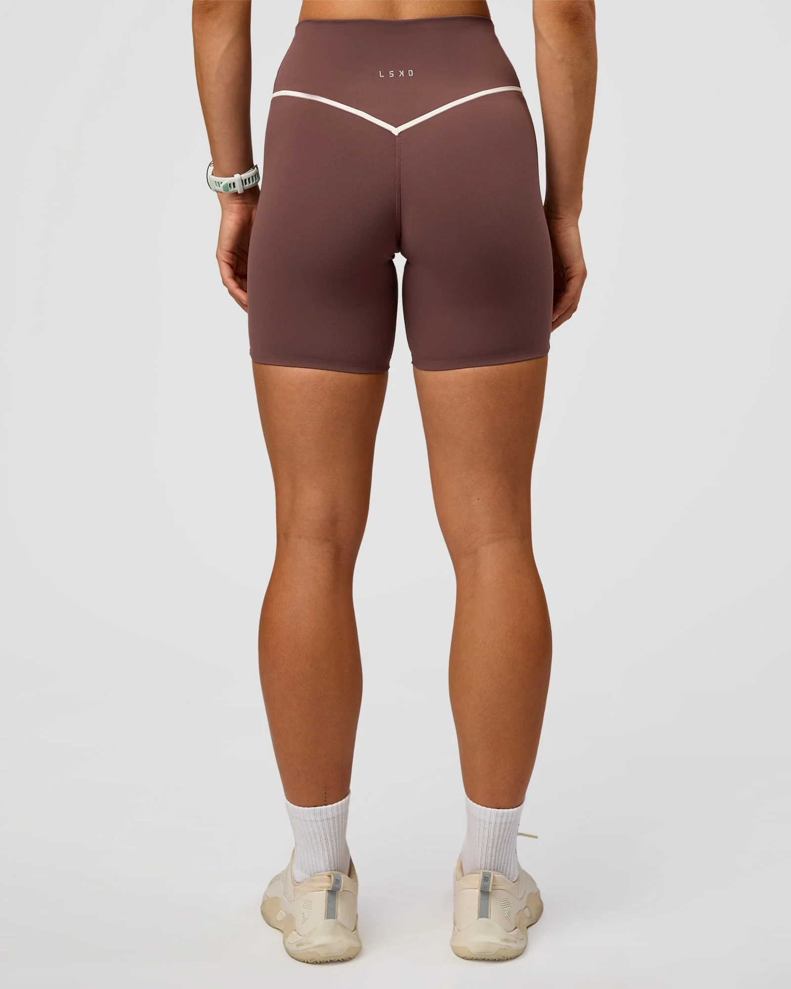 Pinnacle High-Rise 6" Short - Cocoa Powder-Off White