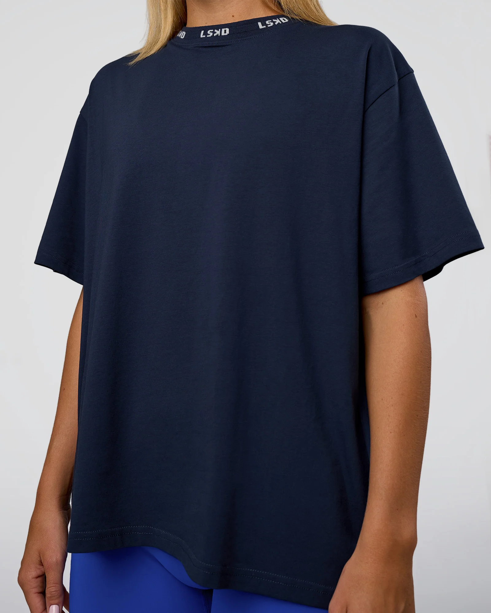 9020-go-to-flxcotton-oversized-deviation-tee-future-navy-white-6.webp Go-To FLXCotton Oversized Deviation Tee - Future Navy-White