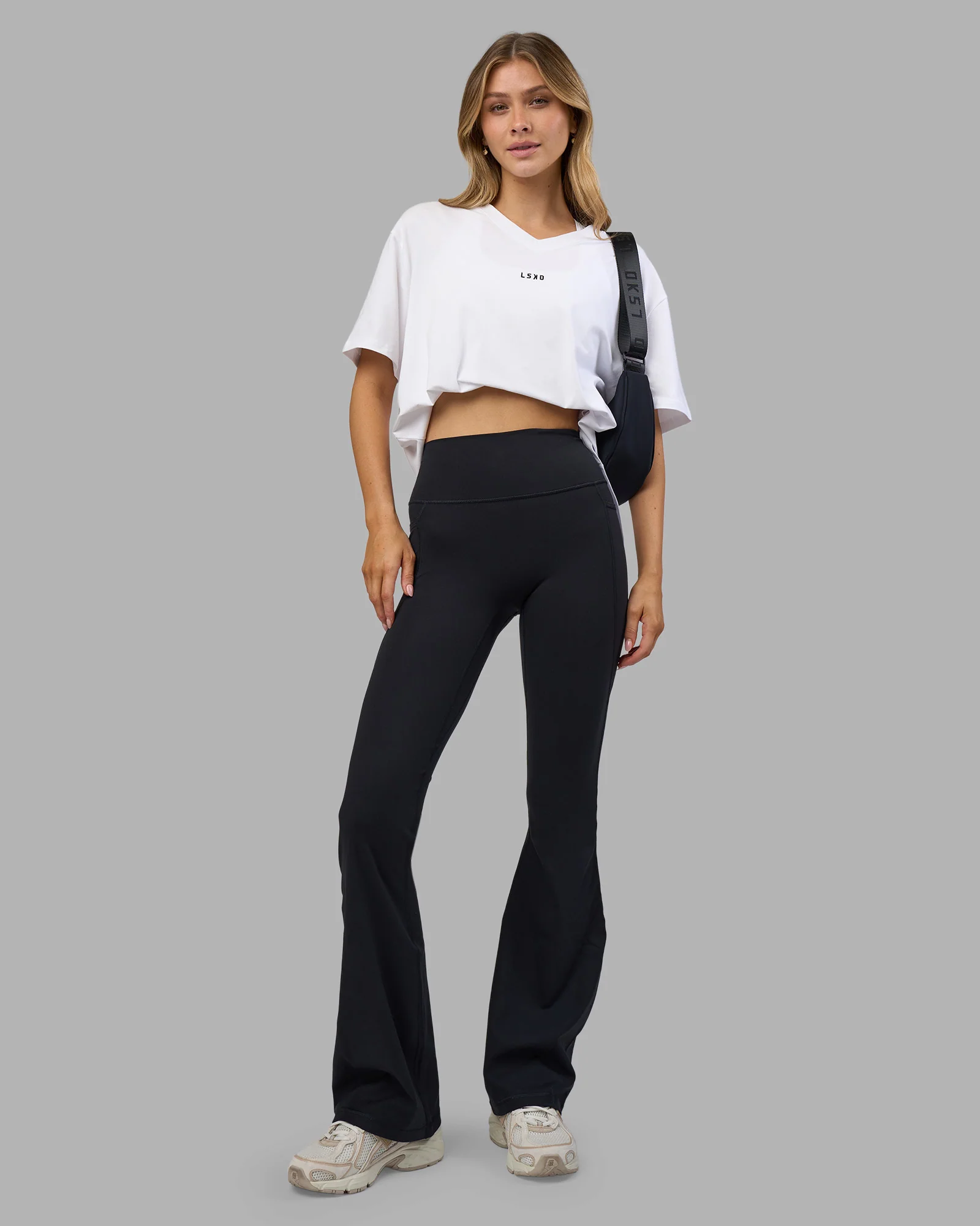 9074-go-to-v-neck-flxcotton-oversized-tee-white-black-2.webp Go-To V-Neck FLXCotton Oversized Tee - White-Black