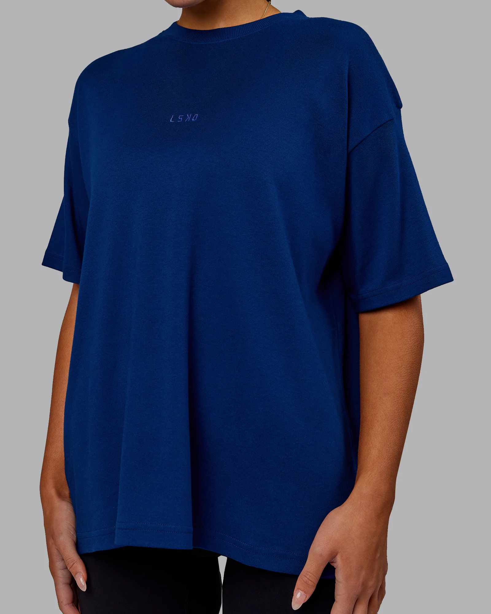 9083-go-to-modal-oversized-tee-midnight-blue-5.webp Go-To Modal Oversized Tee - Midnight Blue