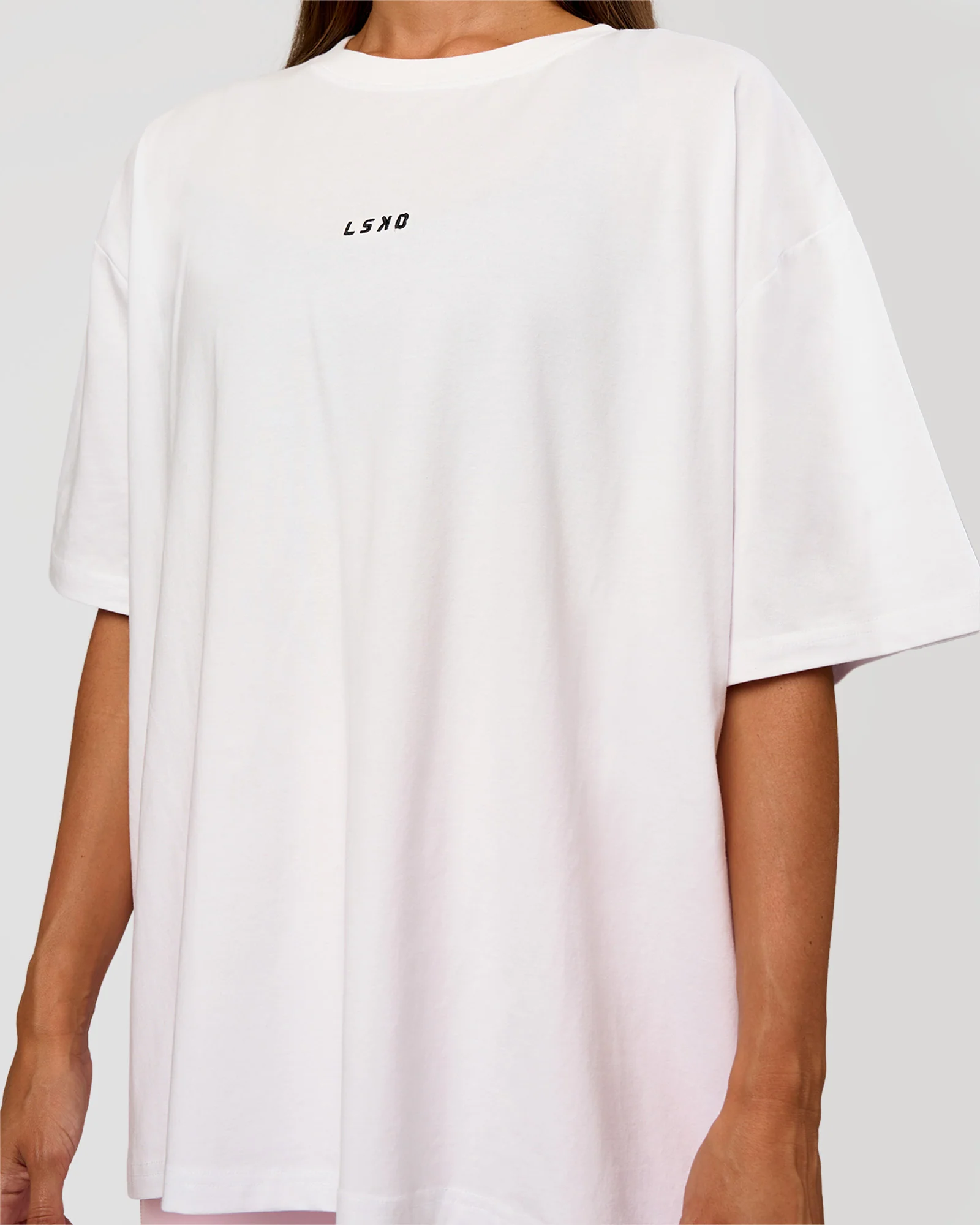 9110-go-to-break-through-flxcotton-oversized-tee-white-marshmallow-4.webp Go-To Break Through FLXCotton Oversized Tee - White-Marshmallow