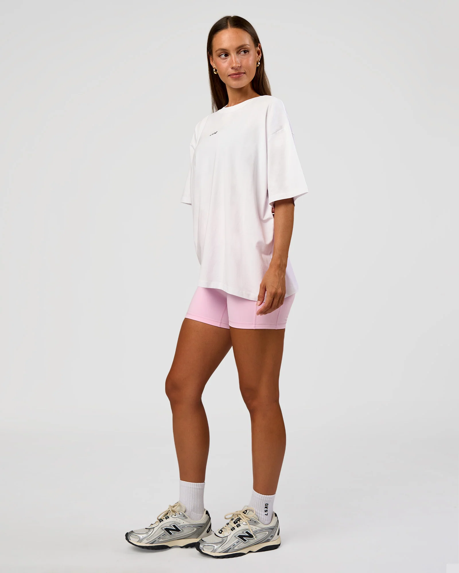 9110-go-to-break-through-flxcotton-oversized-tee-white-marshmallow-5.webp Go-To Break Through FLXCotton Oversized Tee - White-Marshmallow