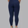 923-elixir-ultra-high-rise-7-8-legging-future-navy-3.webp Elixir Ultra High-Rise 7/8 Legging - Future Navy