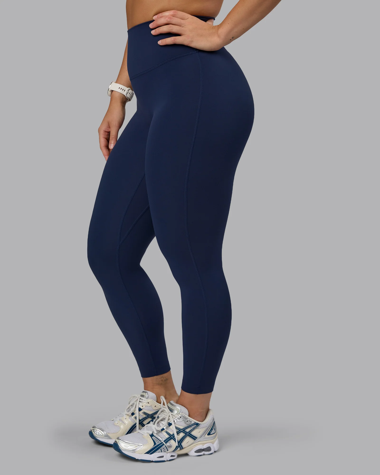 923-elixir-ultra-high-rise-7-8-legging-future-navy-9.webp Elixir Ultra High-Rise 7/8 Legging - Future Navy