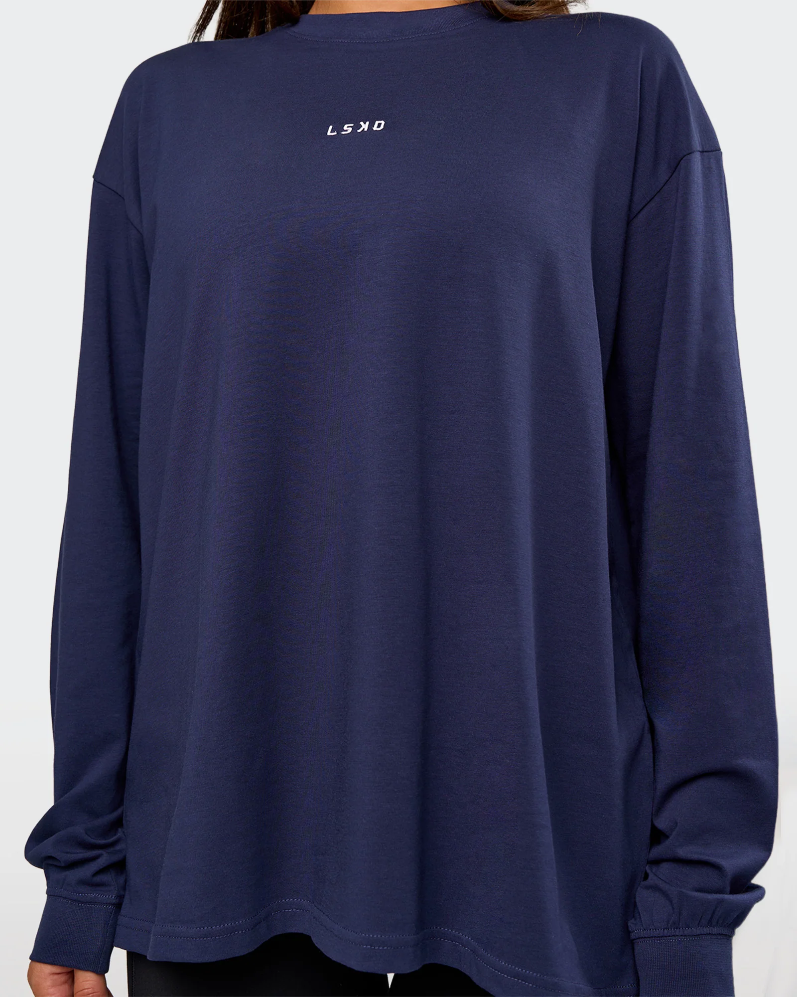 9291-go-to-long-sleeve-flxcotton-oversized-tee-future-navy-white-4.webp Go-To Long Sleeve FLXCotton Oversized Tee - Future Navy-White