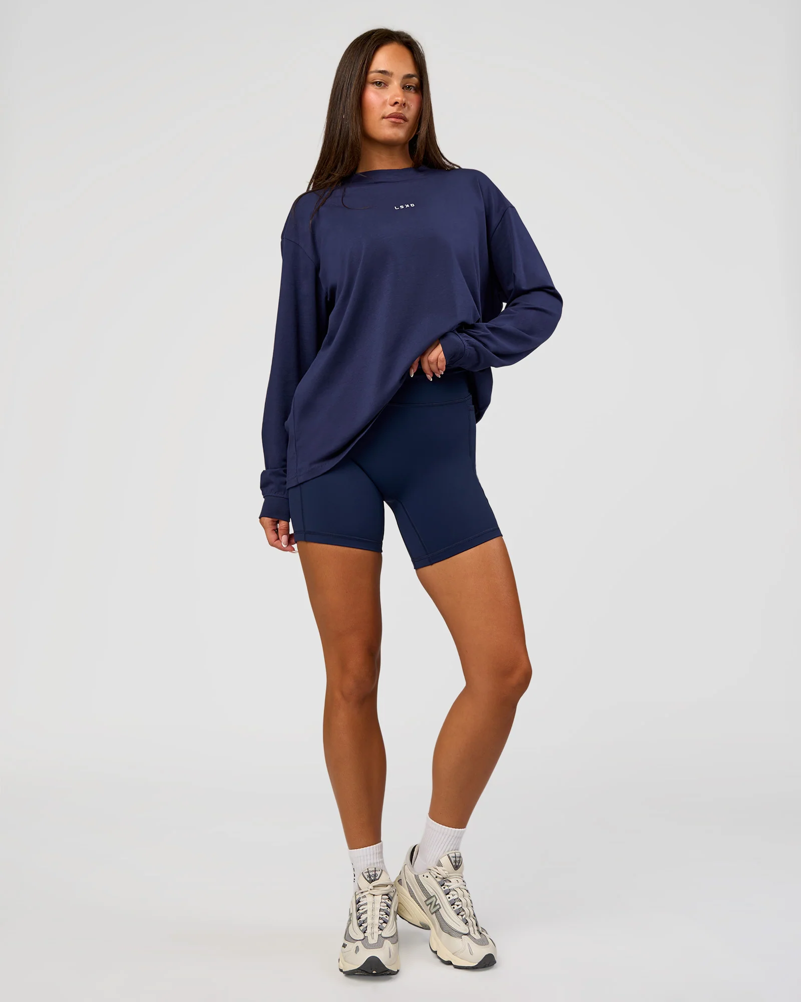 9291-go-to-long-sleeve-flxcotton-oversized-tee-future-navy-white-8.webp Go-To Long Sleeve FLXCotton Oversized Tee - Future Navy-White