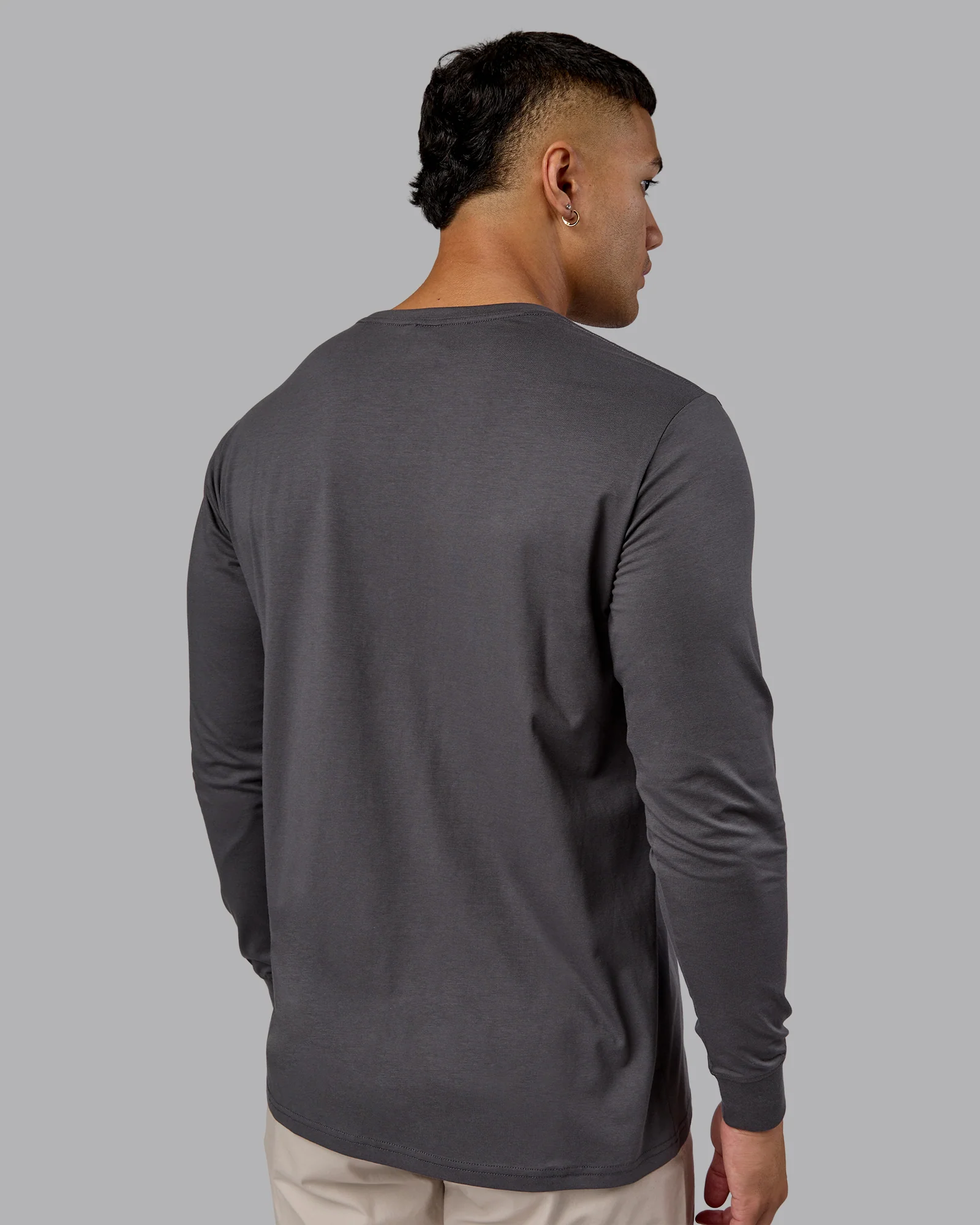 9317-base-flxcotton-long-sleeve-tee-dark-storm-3.webp Base FLXCotton Long Sleeve Tee - Dark Storm