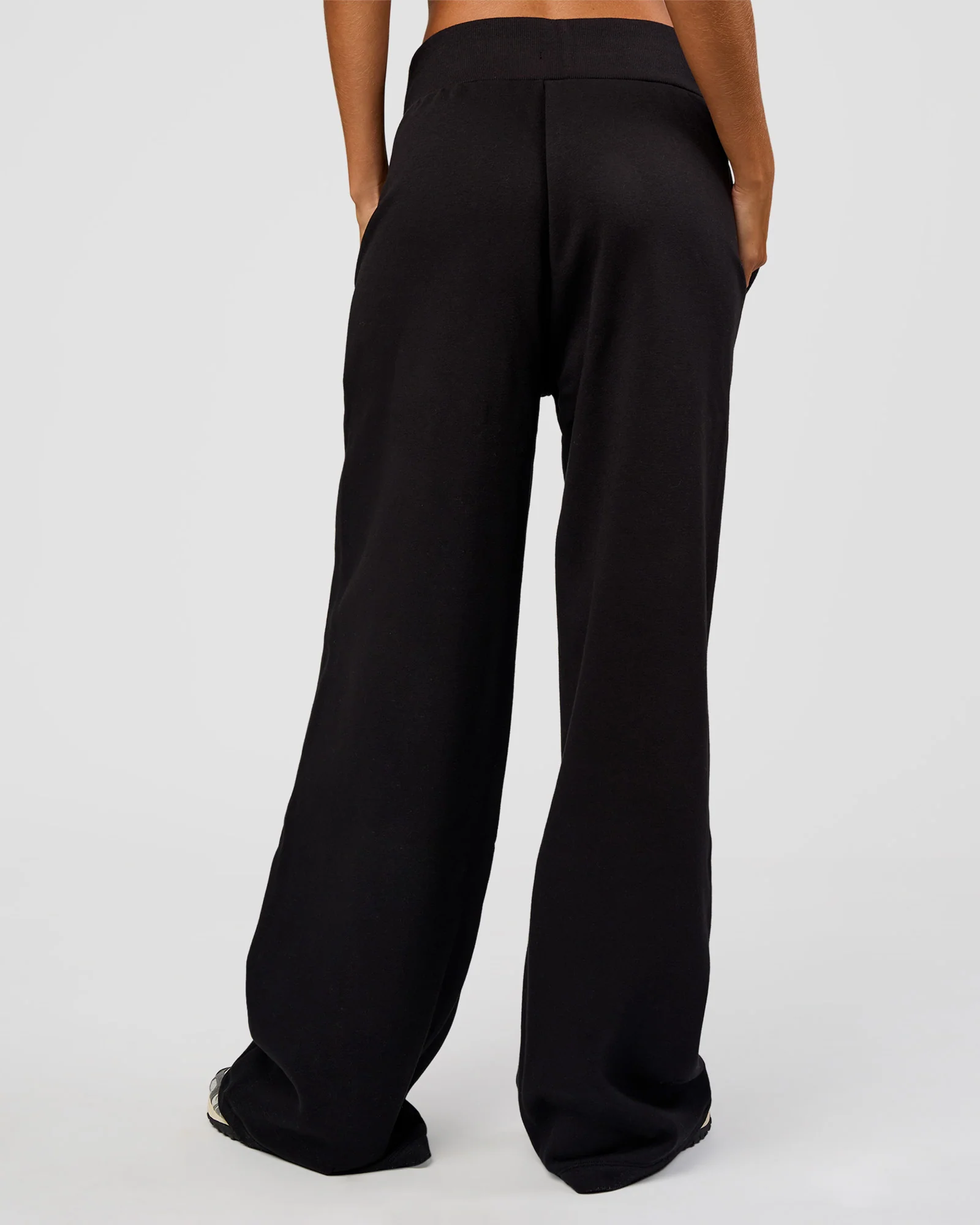9467-go-to-wide-leg-track-pant-tall-black-4.webp Go-To Wide Leg Track Pant Tall - Black