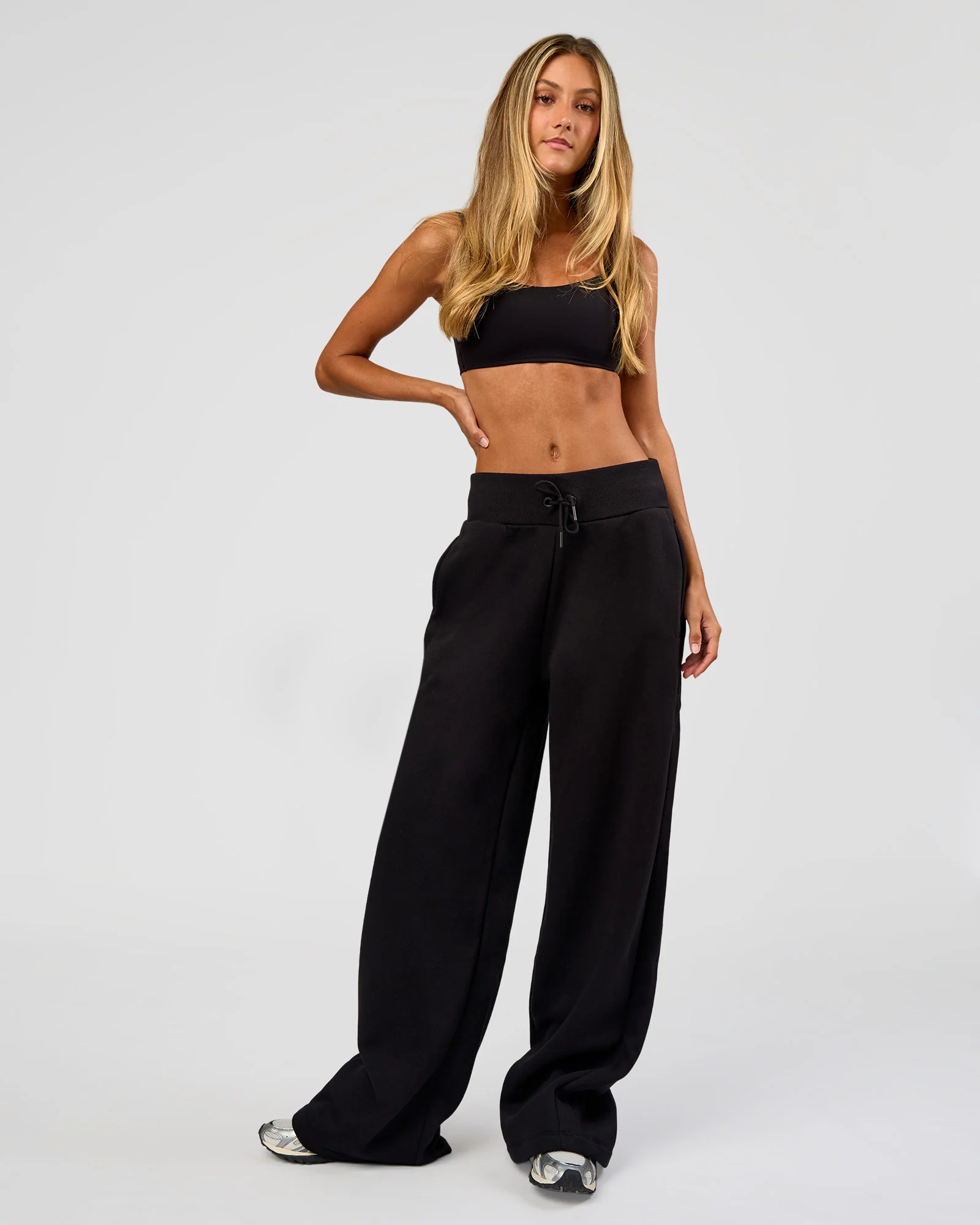 9467-go-to-wide-leg-track-pant-tall-black-5.webp Go-To Wide Leg Track Pant Tall - Black