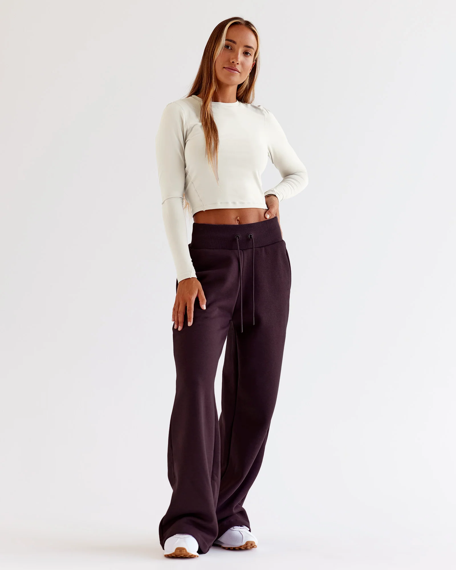9476-go-to-wide-leg-track-pant-midnight-plum-3.webp Go-To Wide Leg Track Pant - Midnight Plum