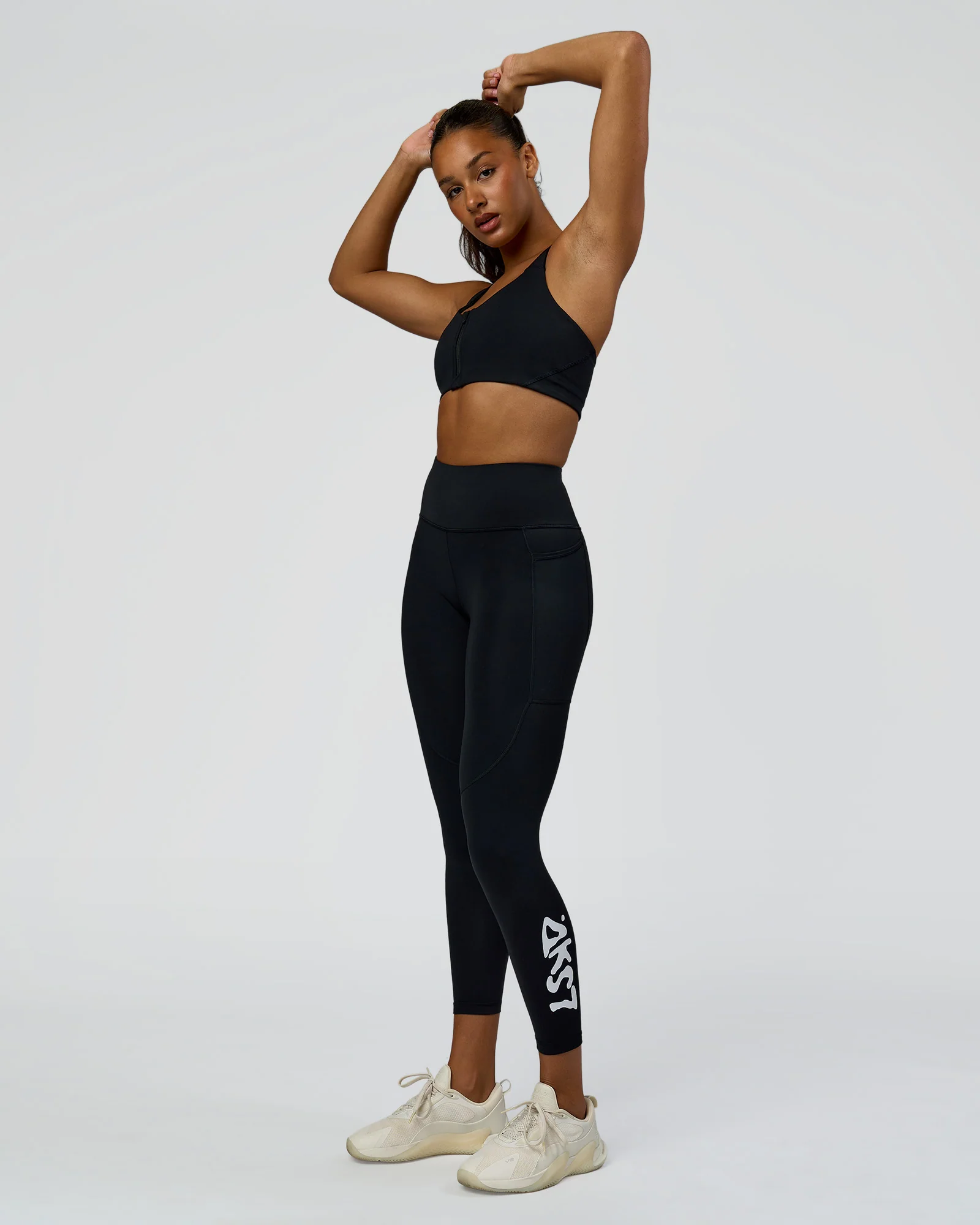 950-rep-street-script-ultra-high-rise-7-8-legging-pockets-black-white-1.webp Rep Street Script Ultra High-Rise 7/8 Legging Pockets - Black-White